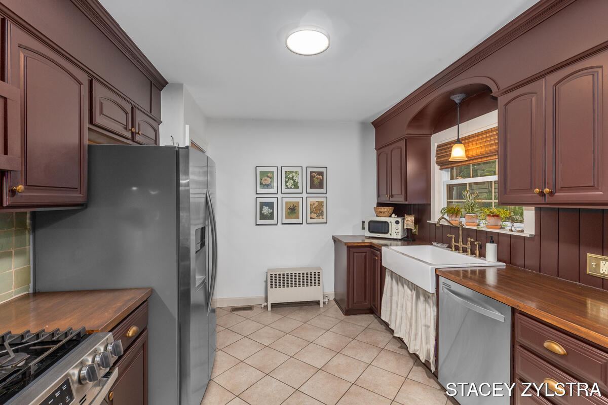 3331 Fulton Street E Grand Rapids MI 49546