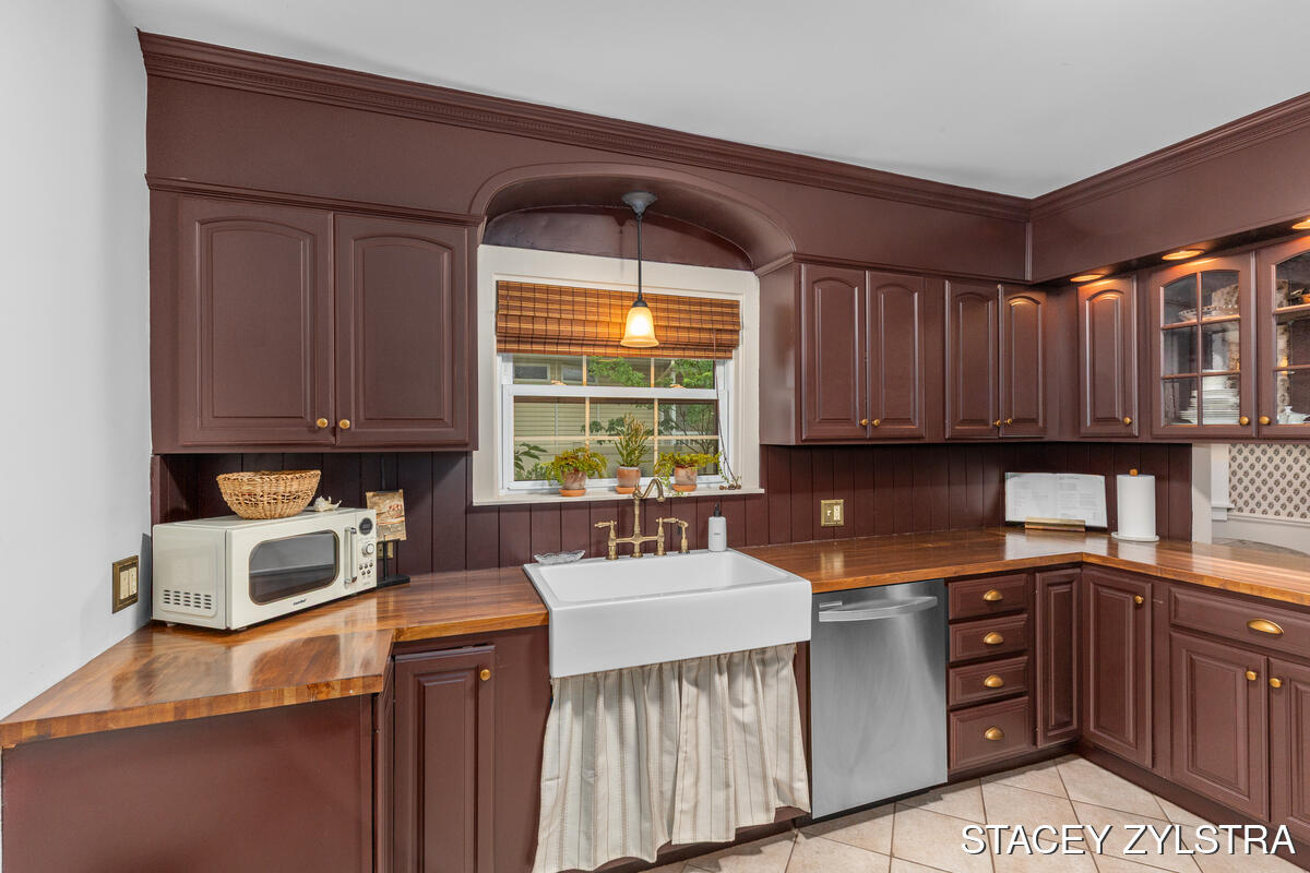 3331 Fulton Street E Grand Rapids MI 49546
