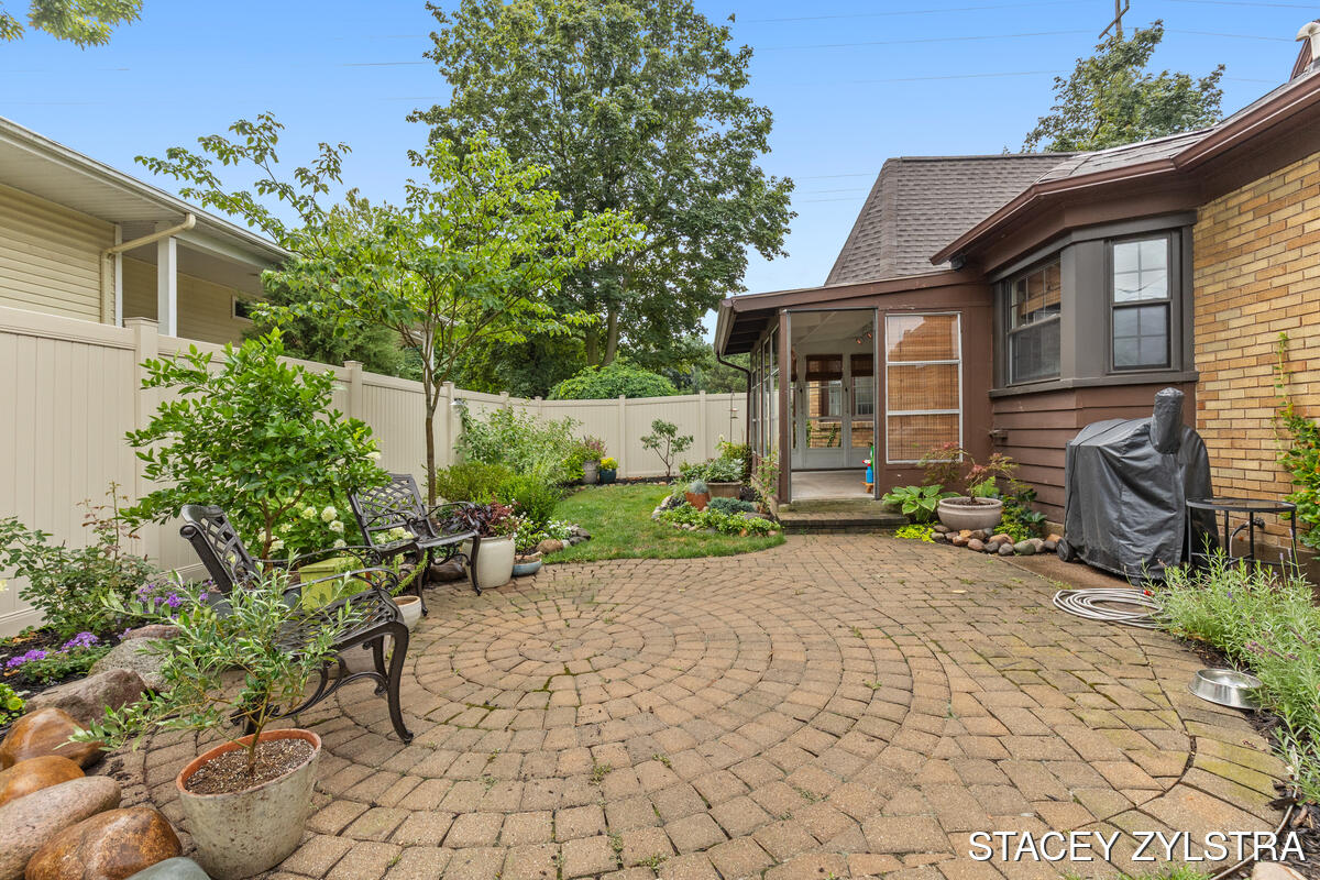 3331 Fulton Street E Grand Rapids MI 49546