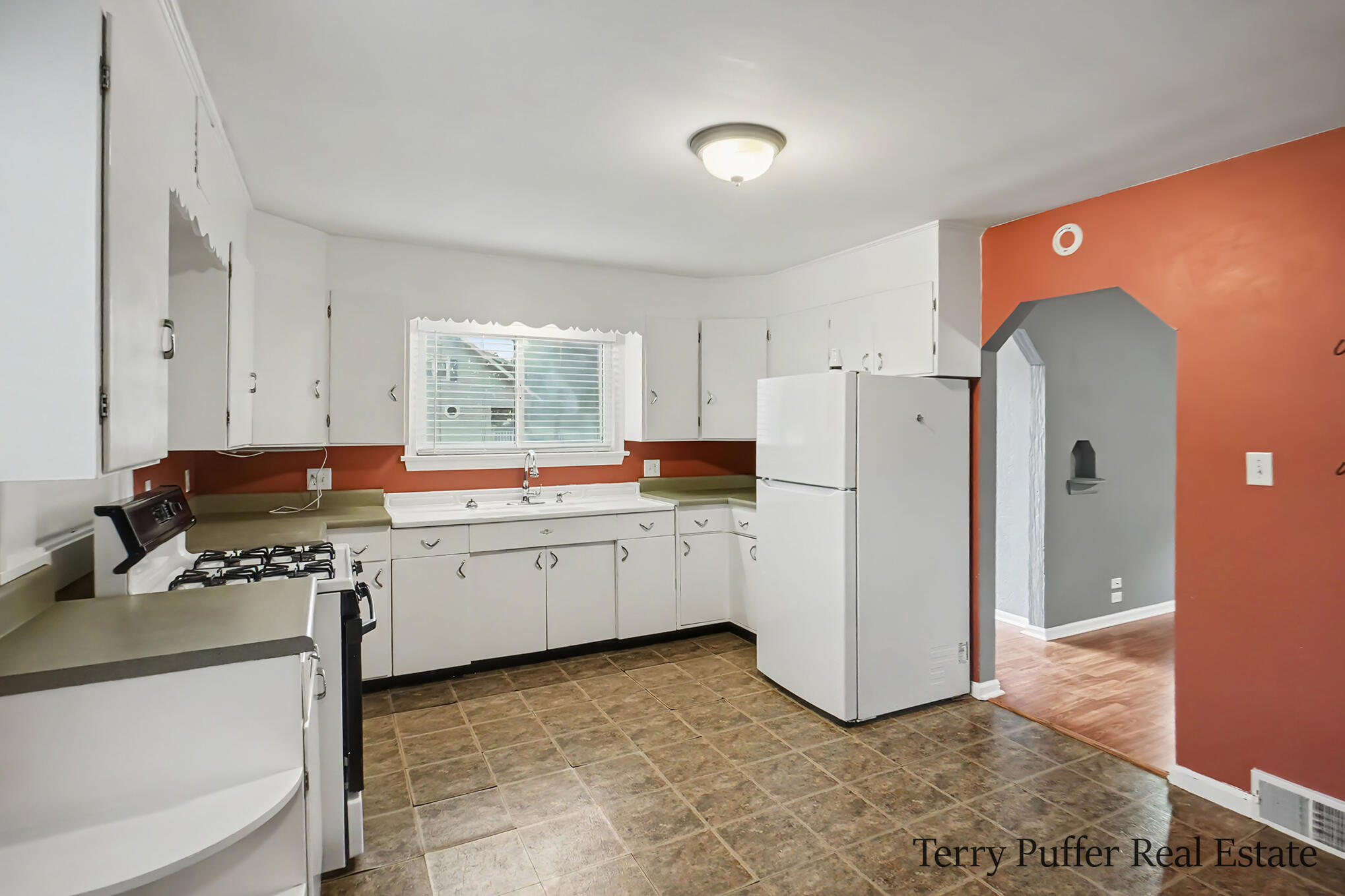 601 W 2nd Street Ludington MI 49431