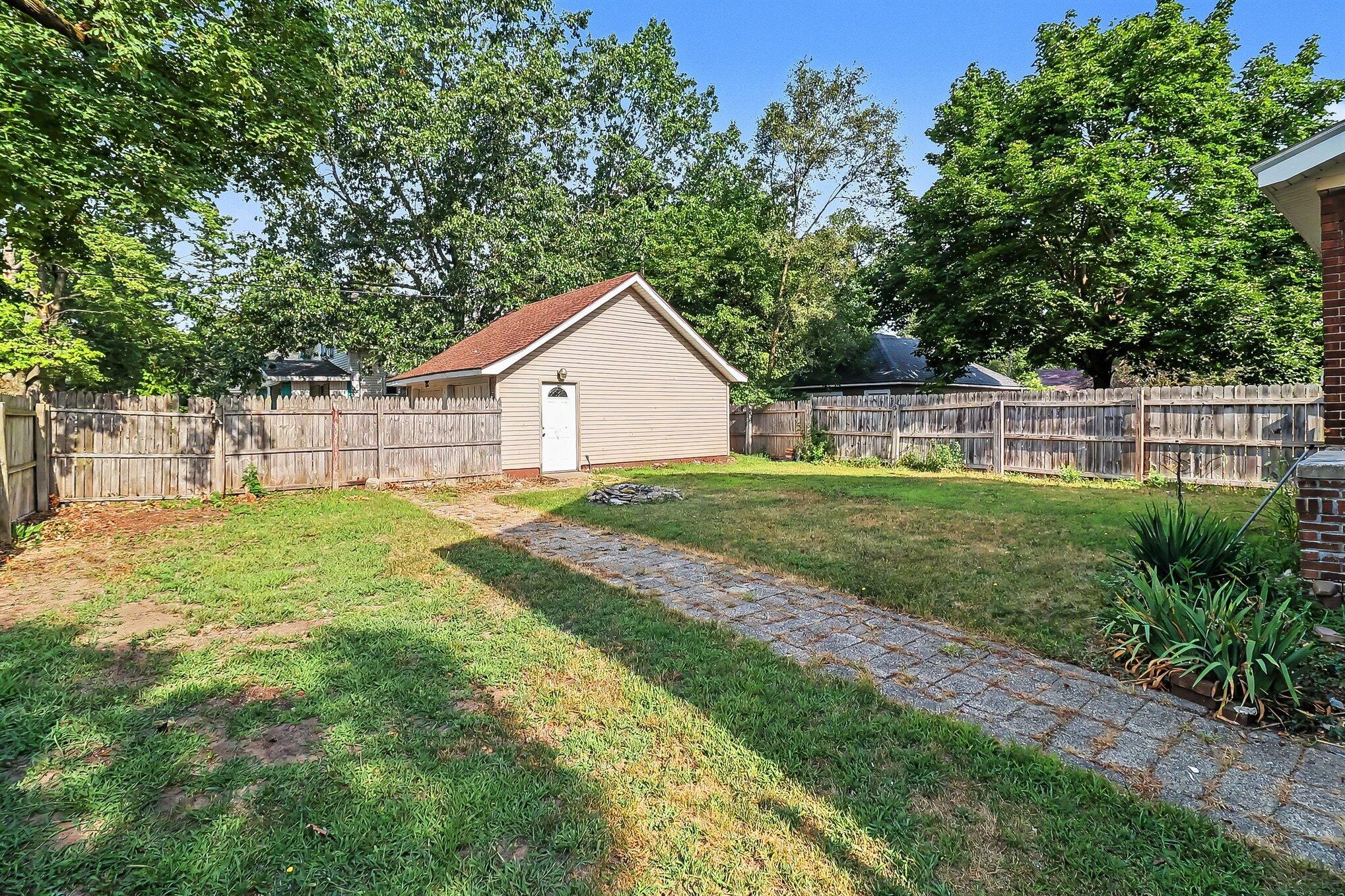 1607 6th Street Muskegon MI 49441