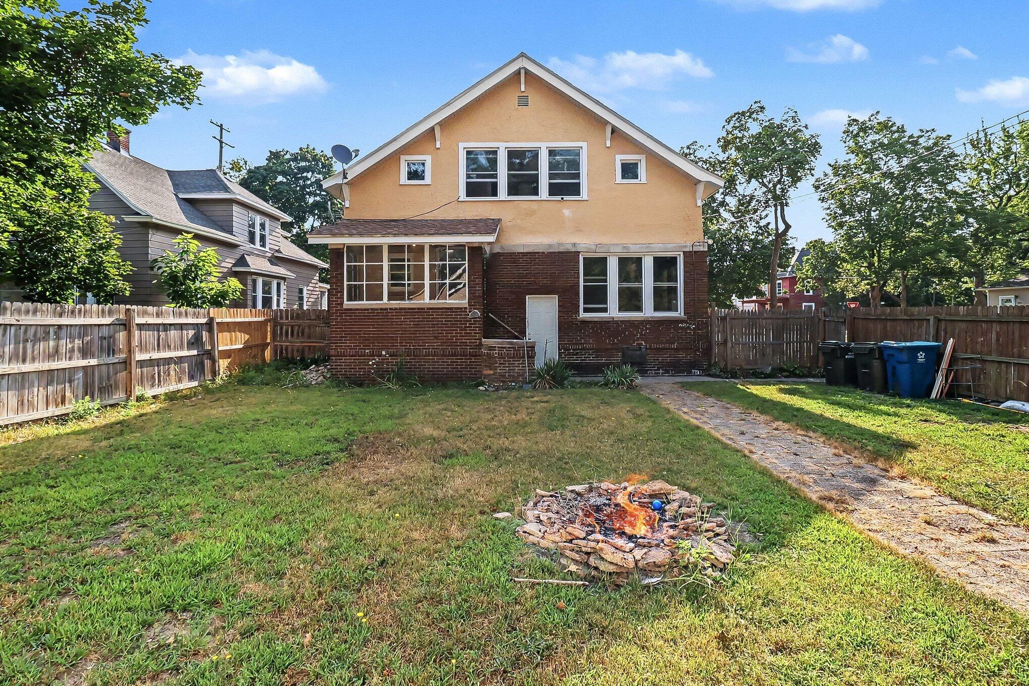1607 6th Street Muskegon MI 49441