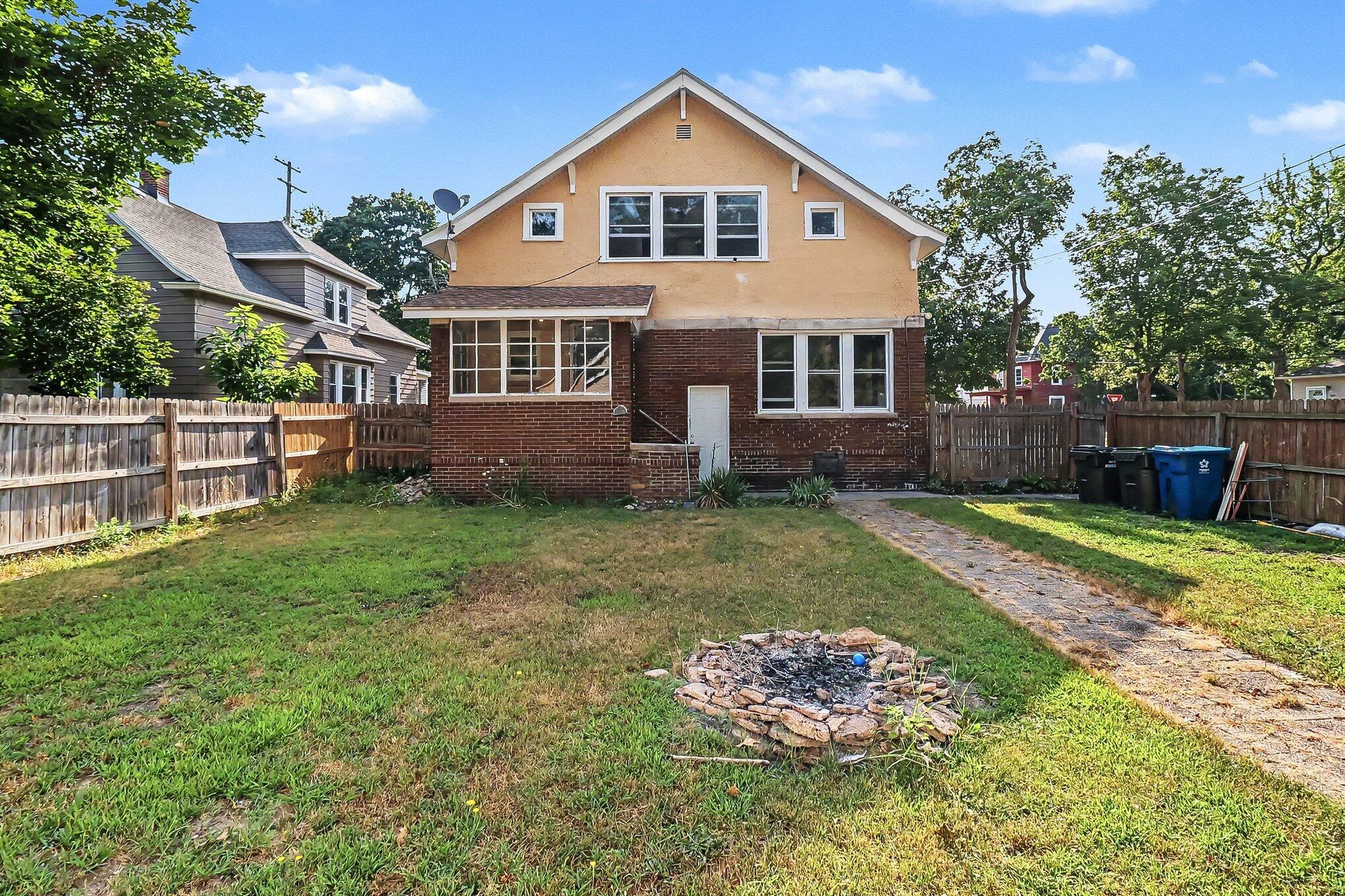 1607 6th Street Muskegon MI 49441