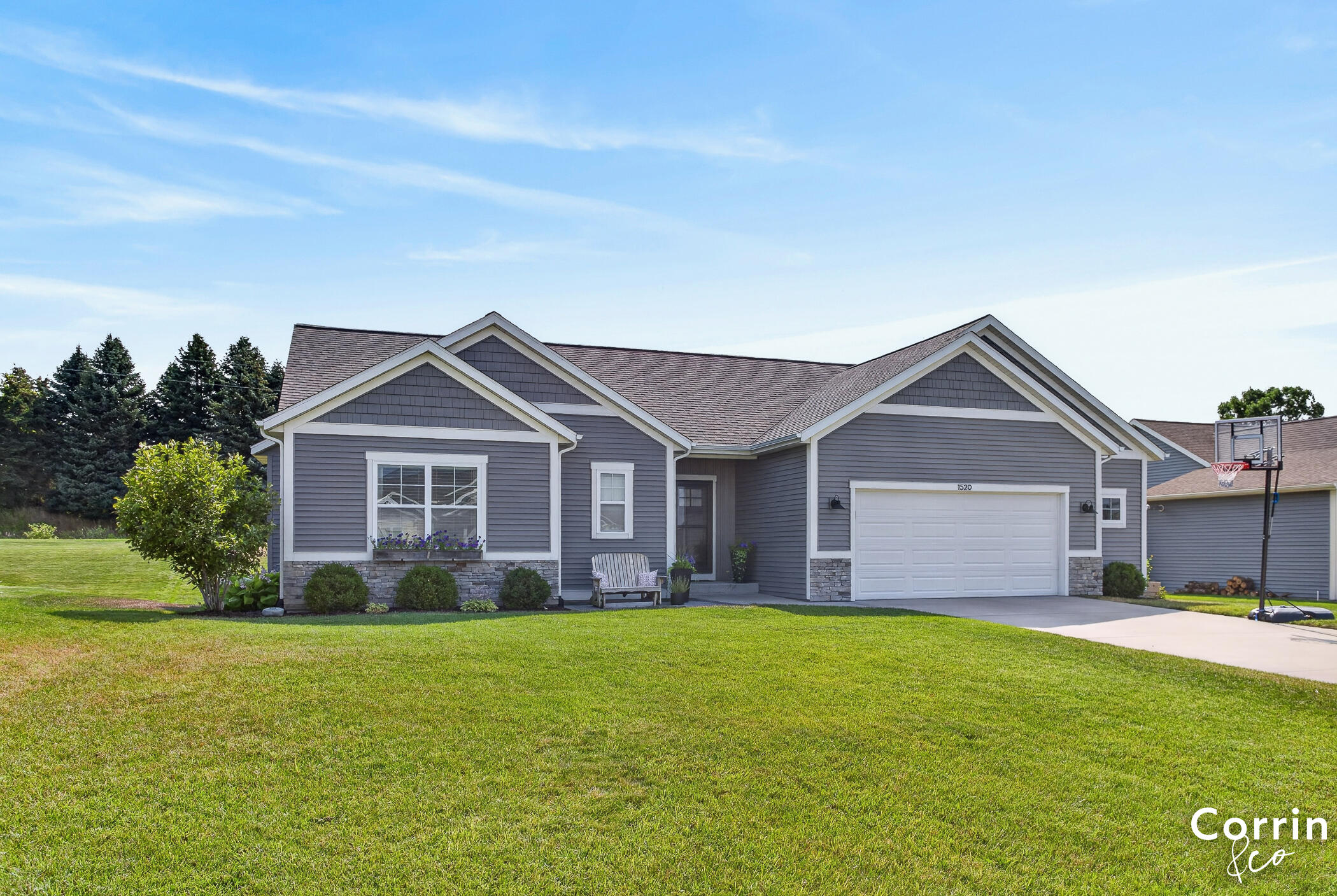 1520 Shenandoah Drive Zeeland MI 49464
