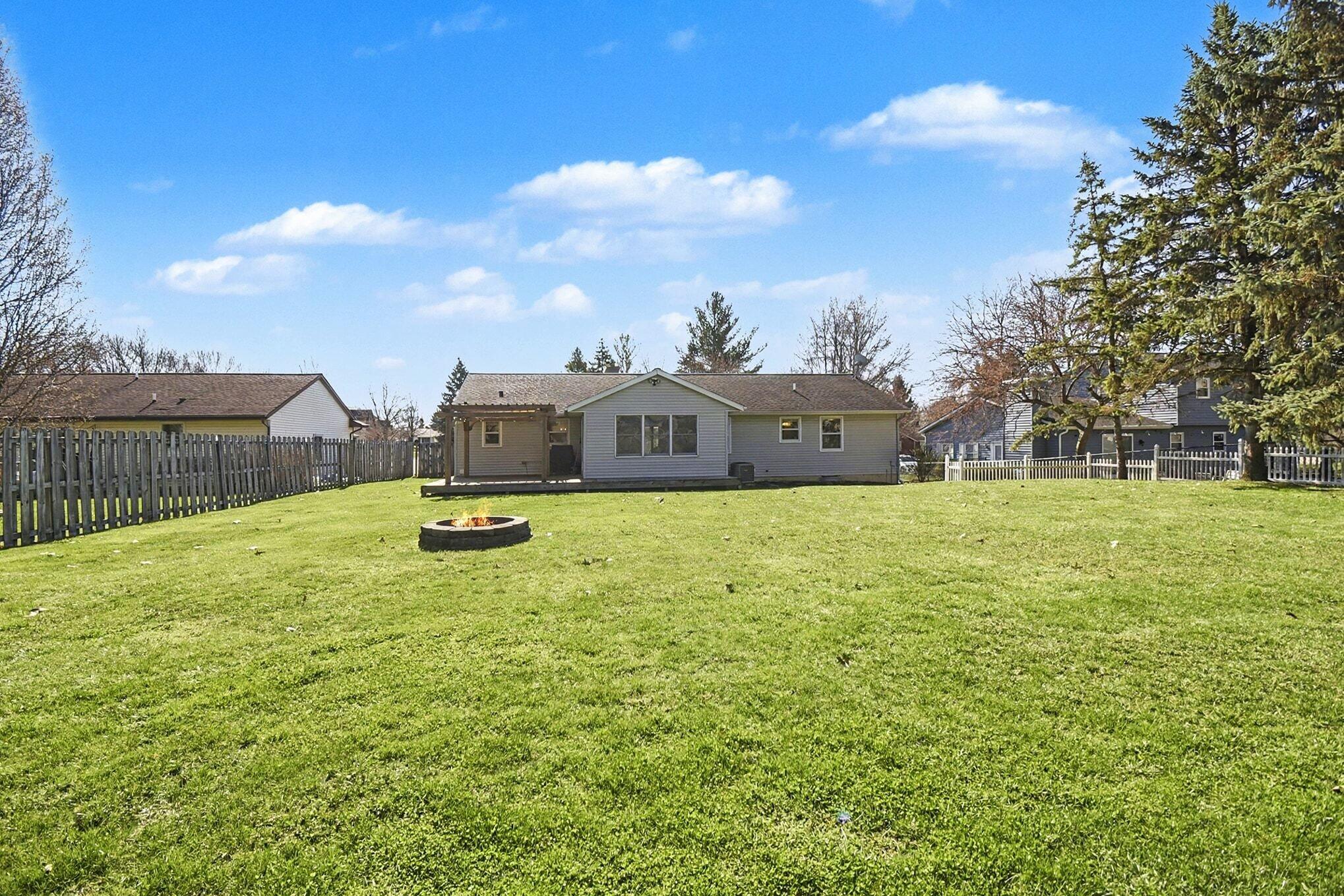 6593 Crownpointe Drive SW Byron Center MI 49315
