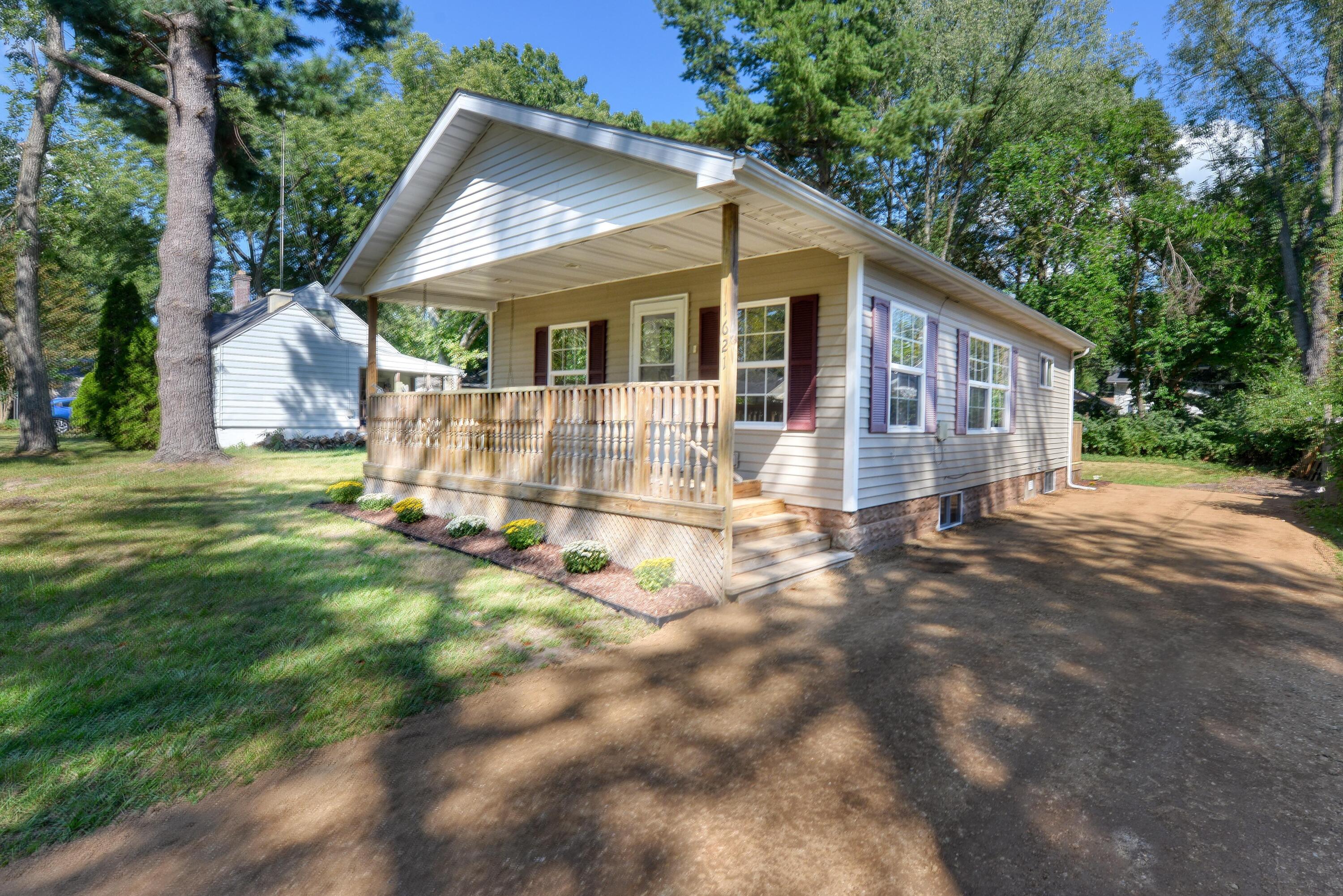 1621 Maple Street Niles MI 49120