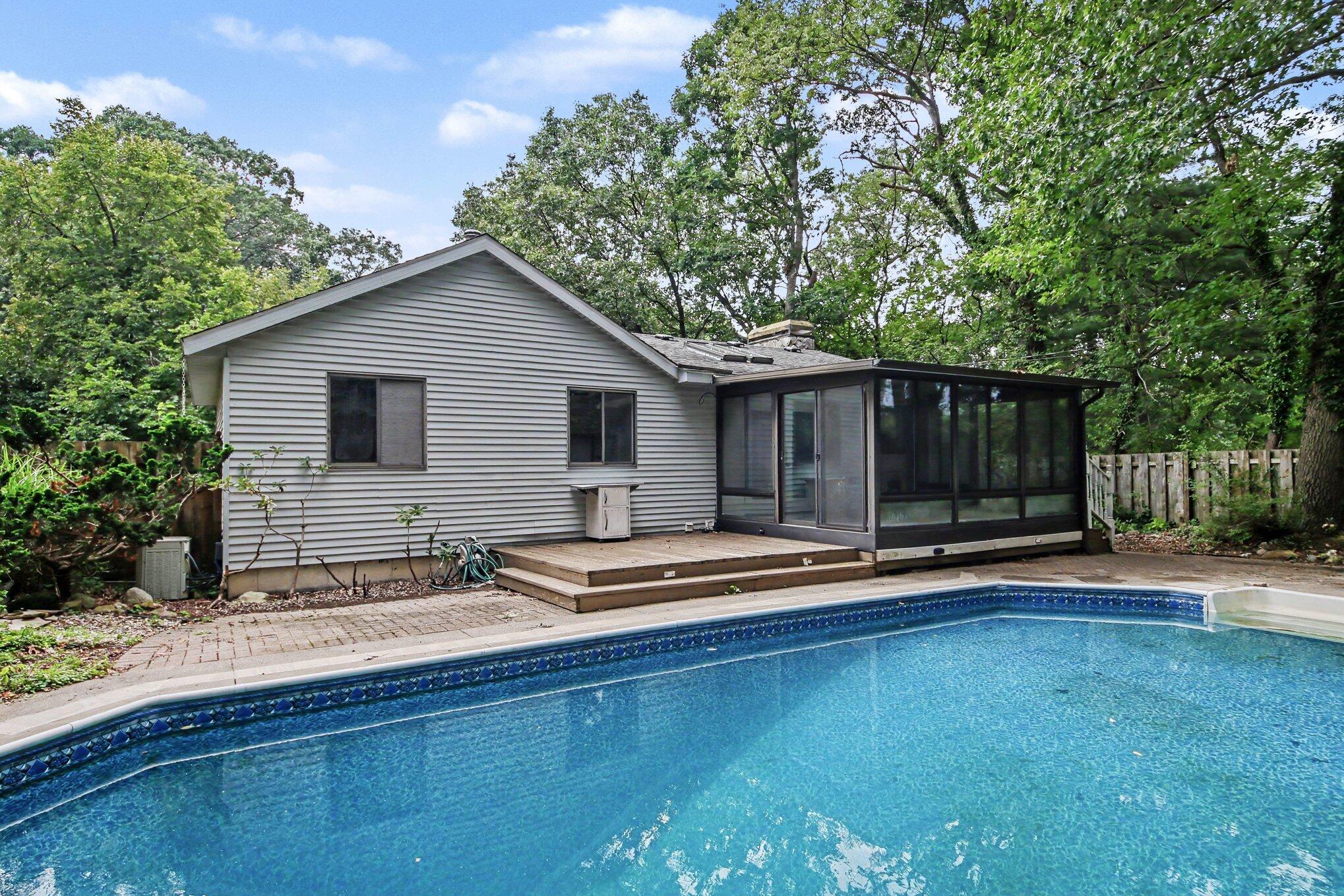 1312 Gladstone Drive SE Grand Rapids MI 49506