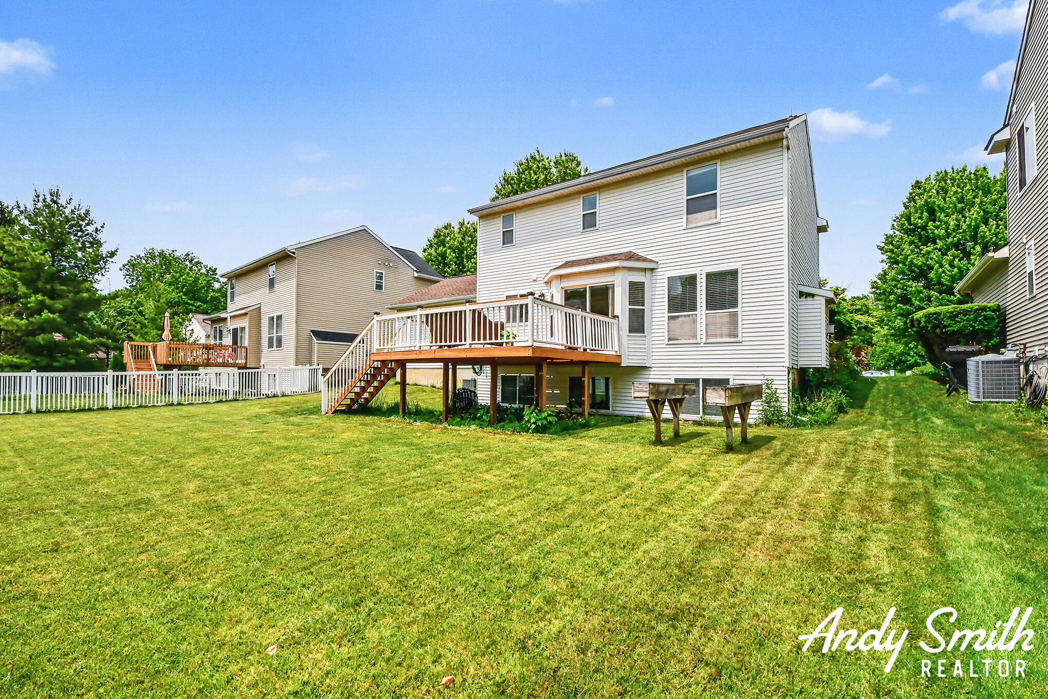 3642 S Falling Leaf Drive SE Grand Rapids MI 49512