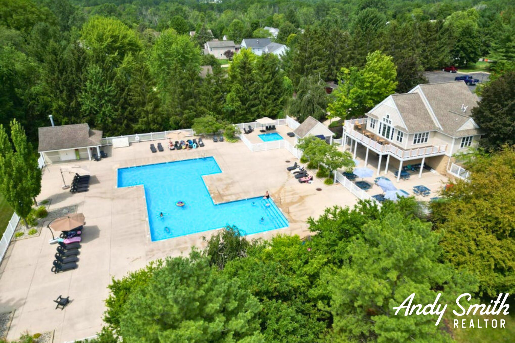 3642 S Falling Leaf Drive SE Grand Rapids MI 49512