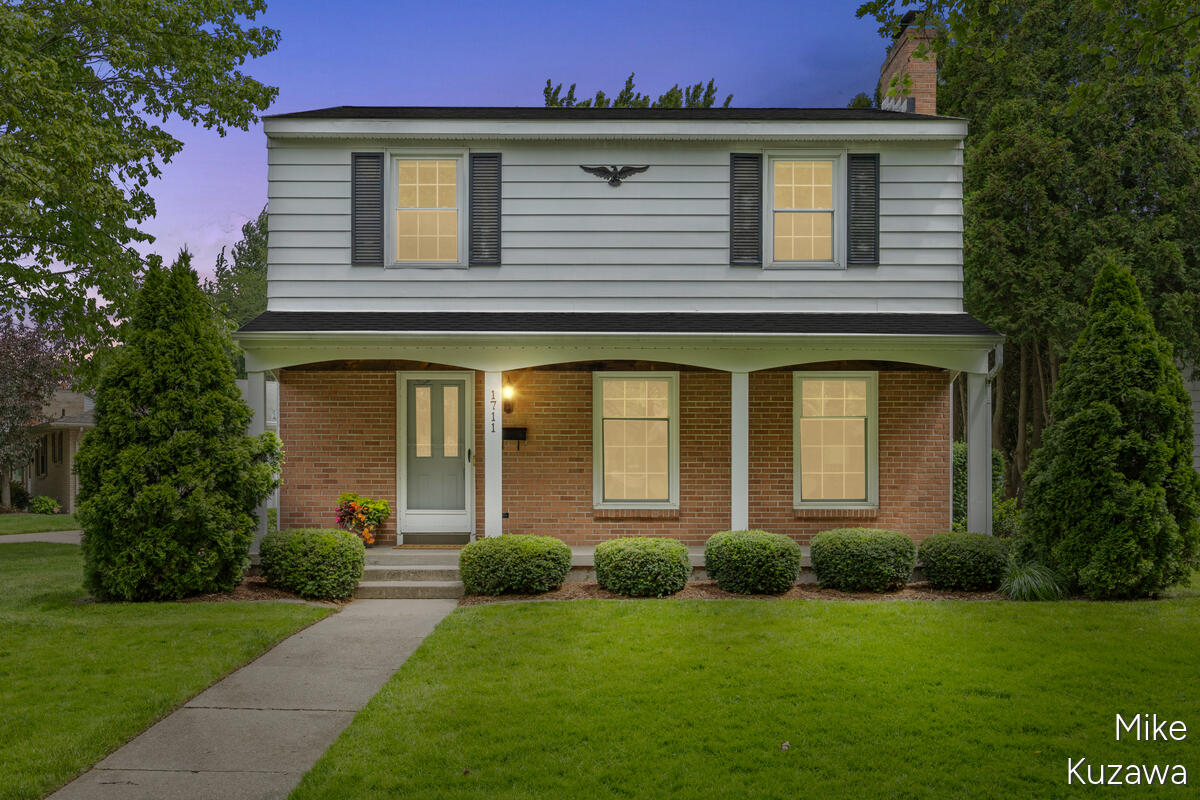 1711 Country Club Drive NE Grand Rapids MI 49505