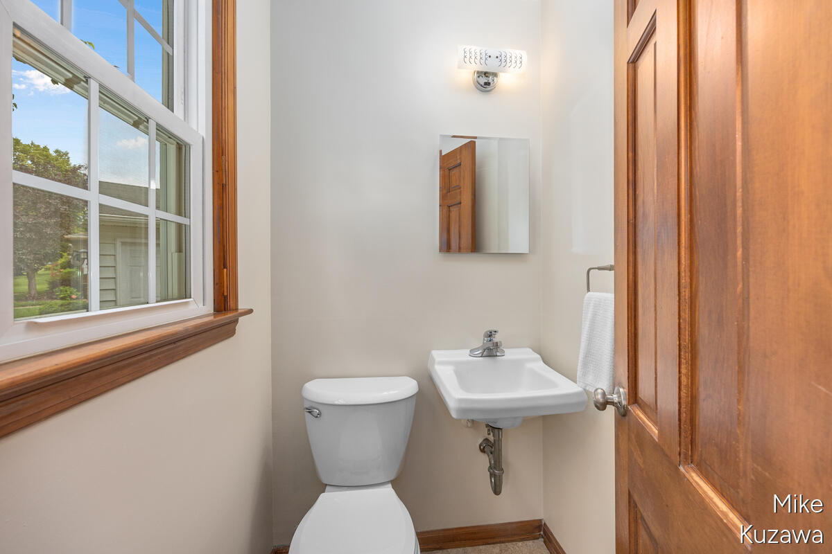 1711 Country Club Drive NE Grand Rapids MI 49505