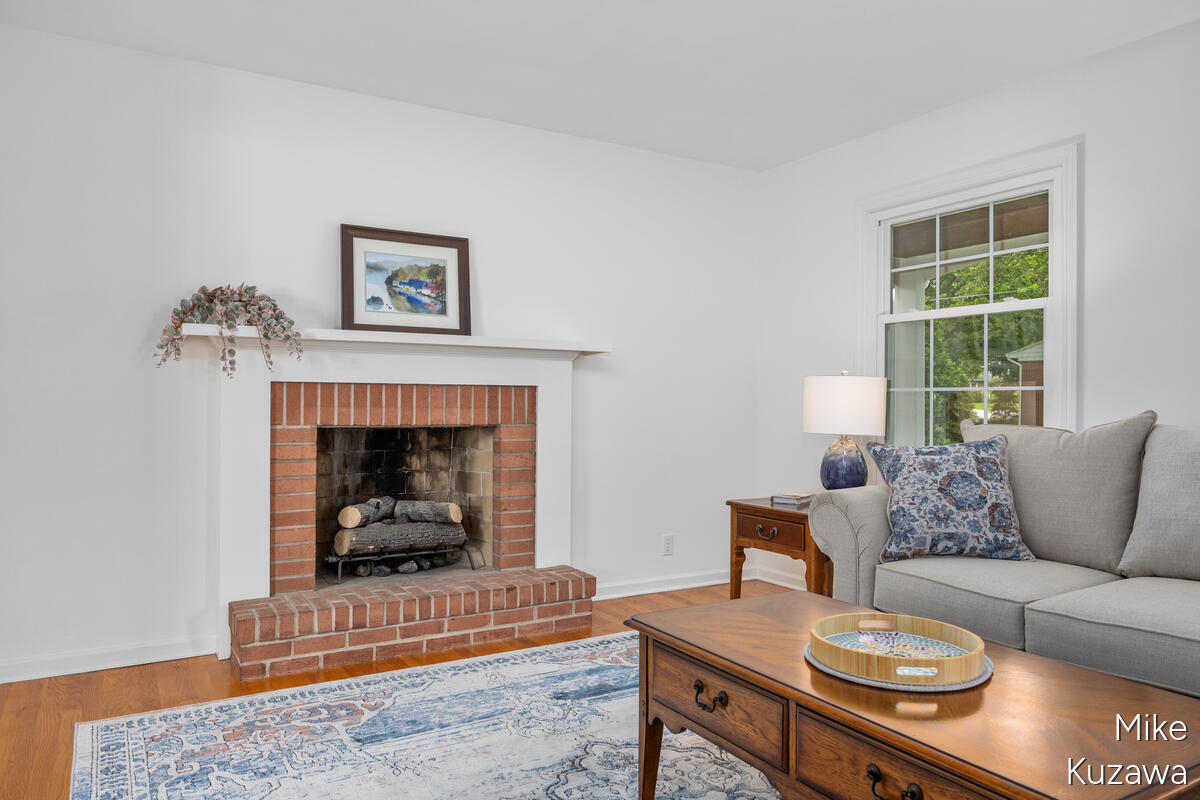 1711 Country Club Drive NE Grand Rapids MI 49505