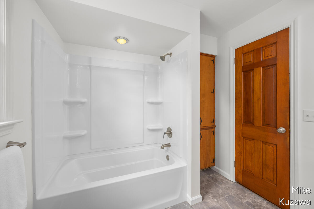 1711 Country Club Drive NE Grand Rapids MI 49505