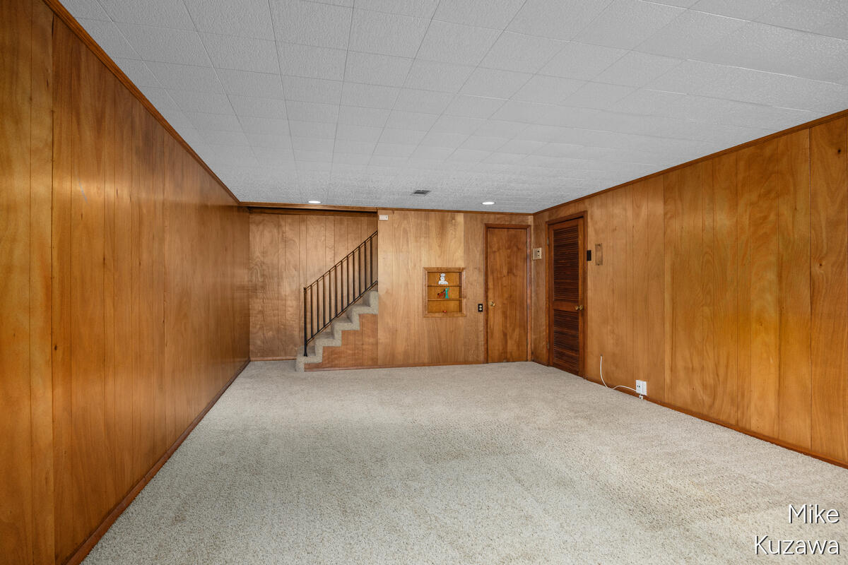 1711 Country Club Drive NE Grand Rapids MI 49505