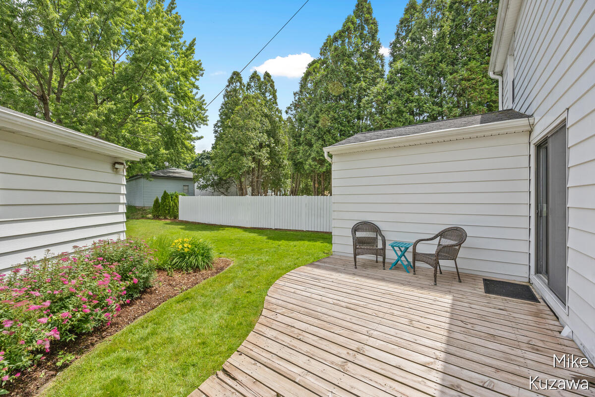 1711 Country Club Drive NE Grand Rapids MI 49505