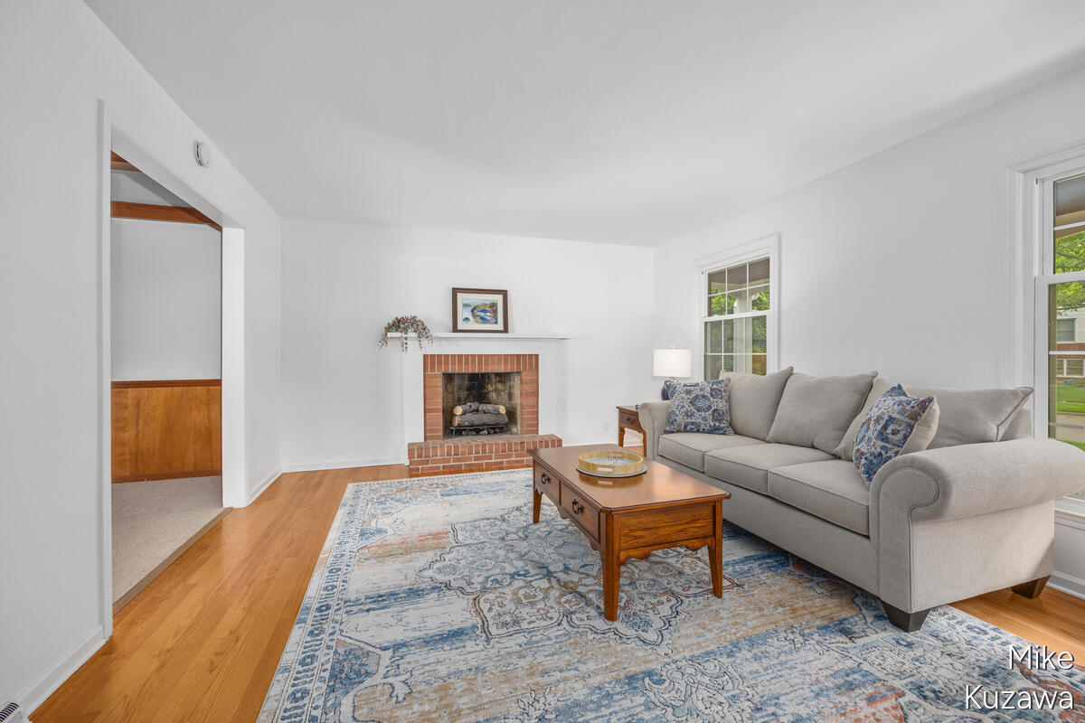 1711 Country Club Drive NE Grand Rapids MI 49505