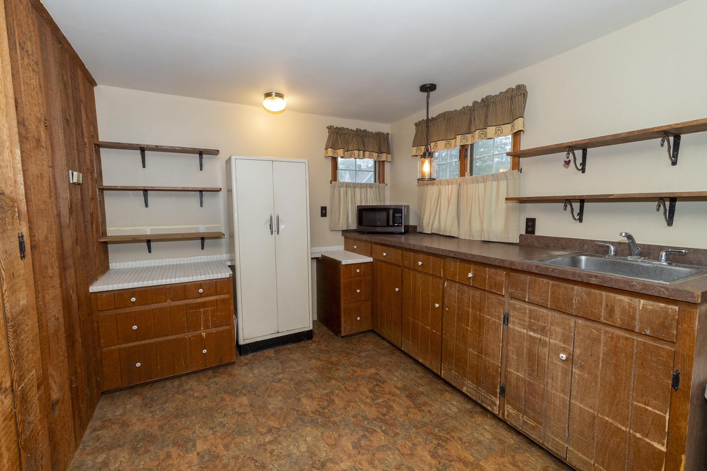 69115 Maple Street Edwardsburg MI 49112
