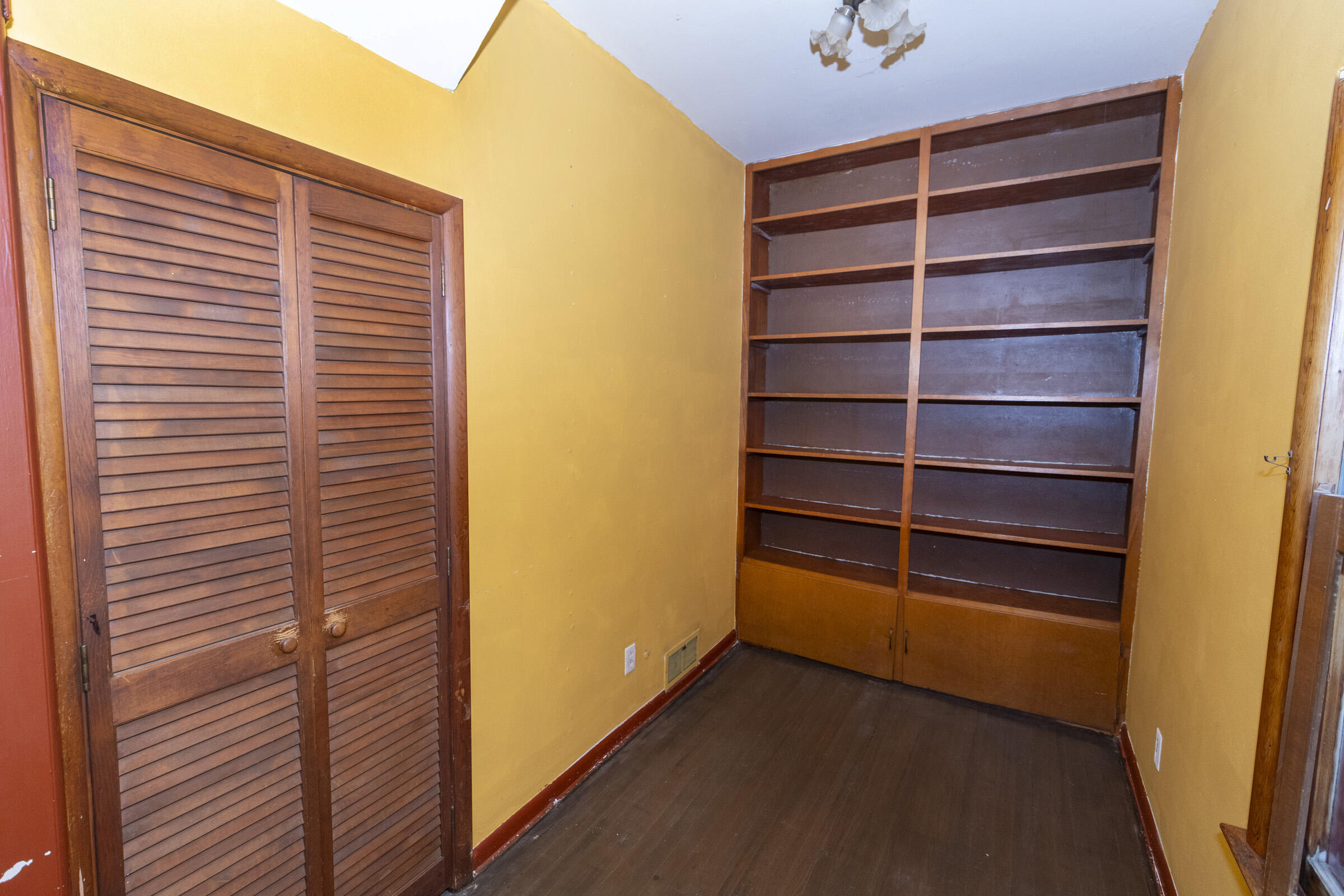 69115 Maple Street Edwardsburg MI 49112