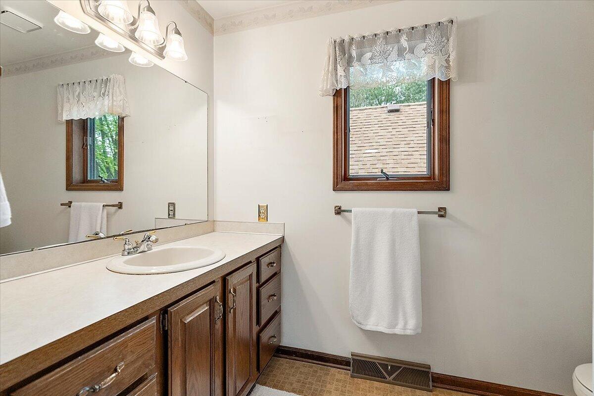 2270 Fonger Street NE Rockford MI 49341