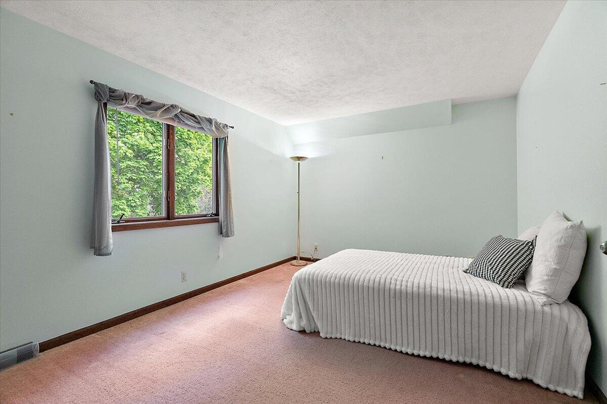 2270 Fonger Street NE Rockford MI 49341