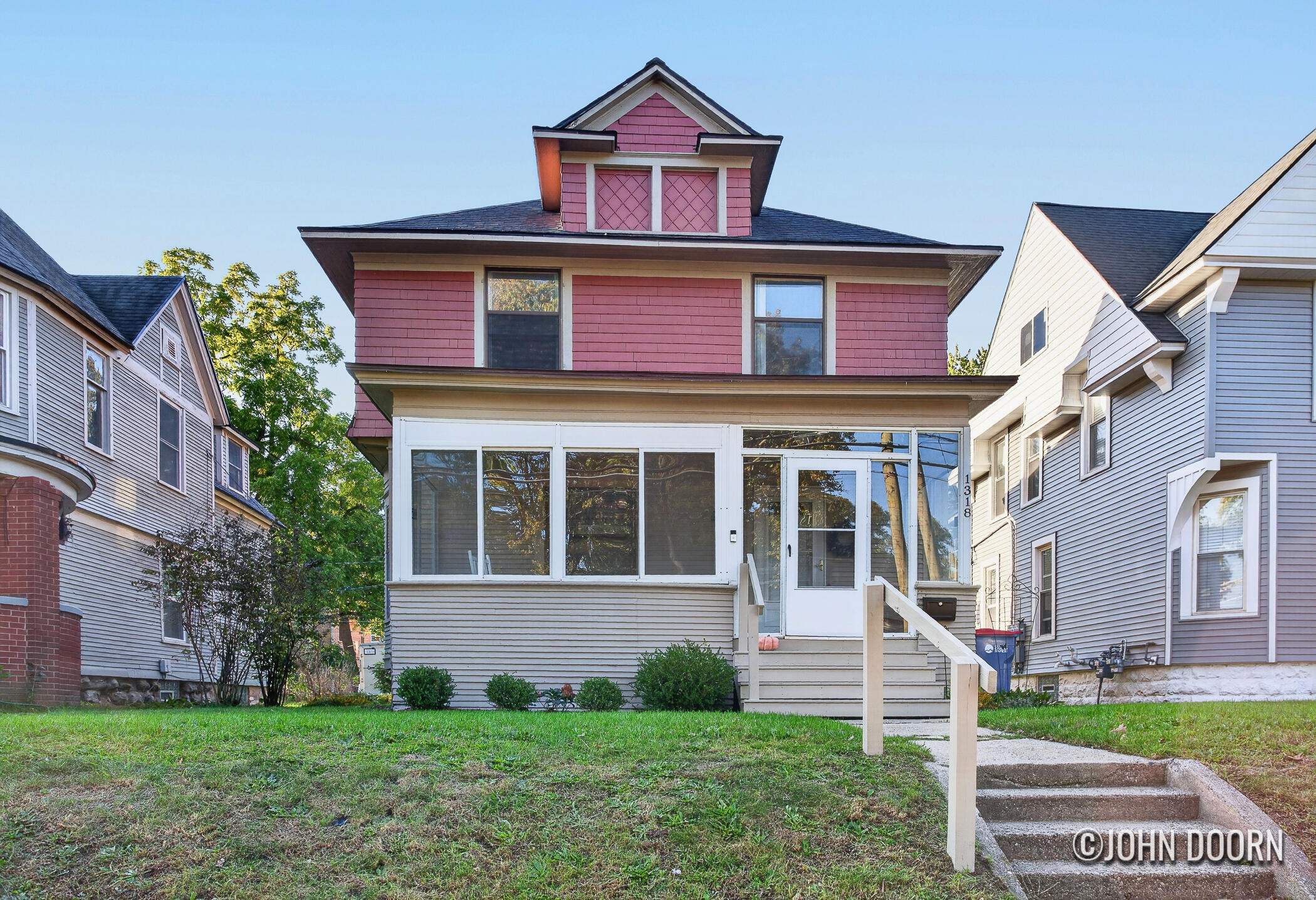 1318 Wealthy Street SE Grand Rapids MI 49506