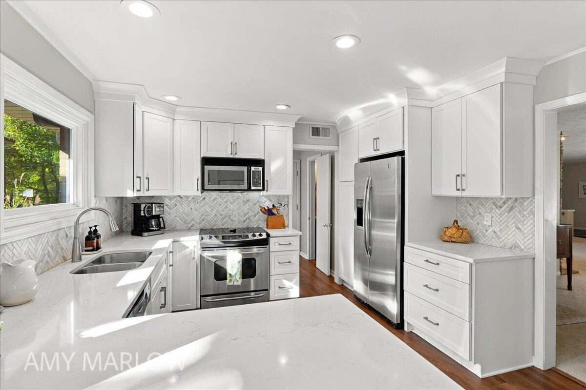 1424 Sherwood Avenue SE East Grand Rapids MI 49506
