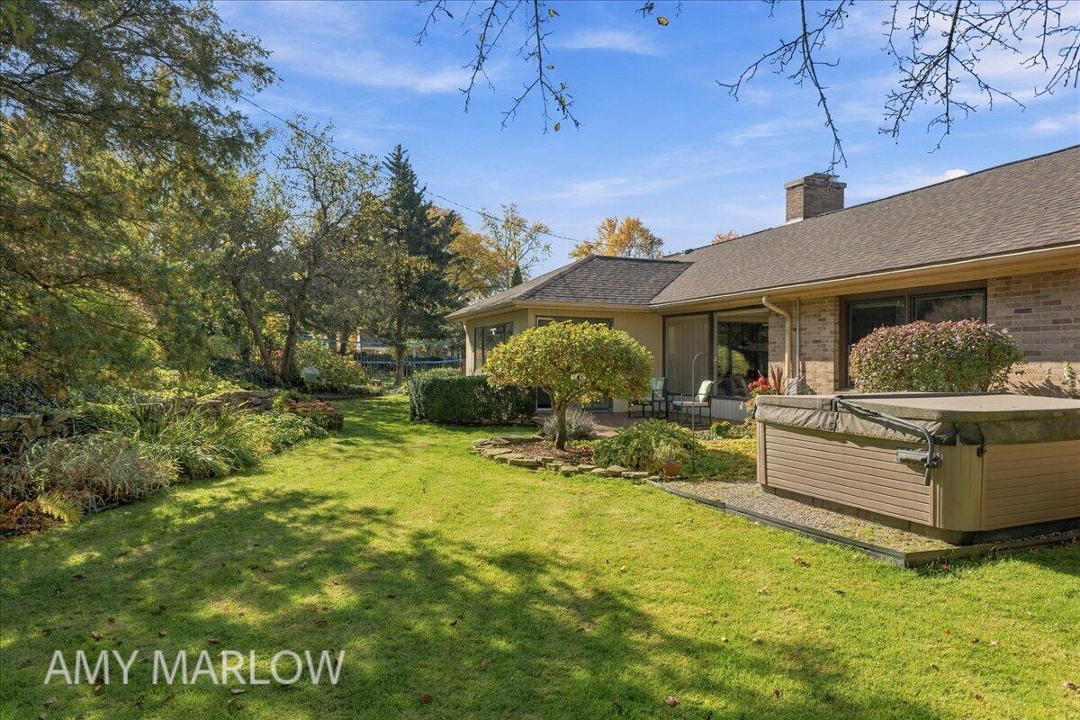 1424 Sherwood Avenue SE East Grand Rapids MI 49506