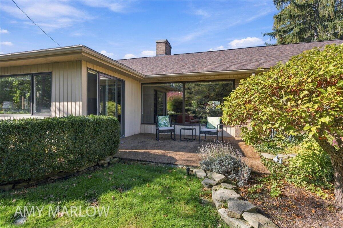 1424 Sherwood Avenue SE East Grand Rapids MI 49506