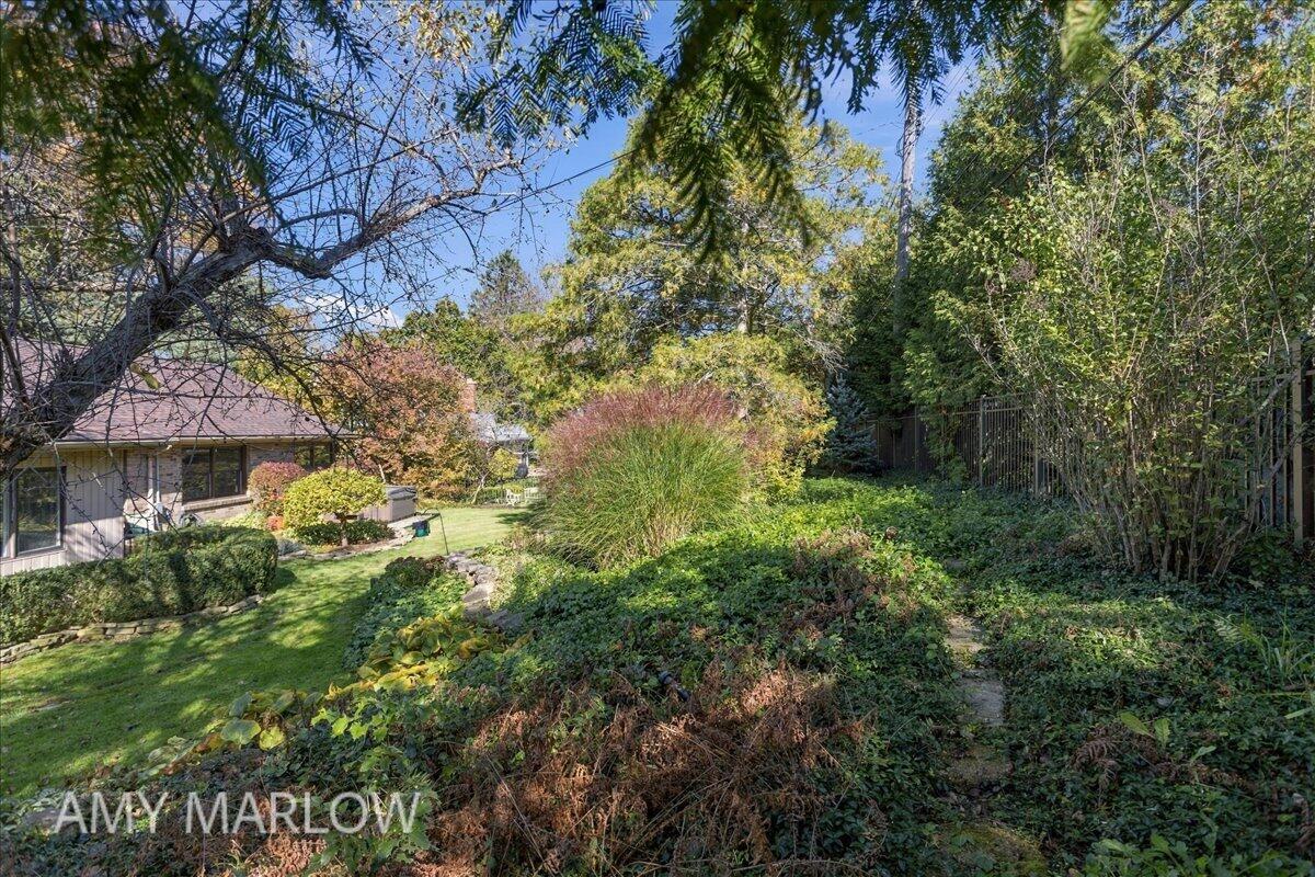 1424 Sherwood Avenue SE East Grand Rapids MI 49506