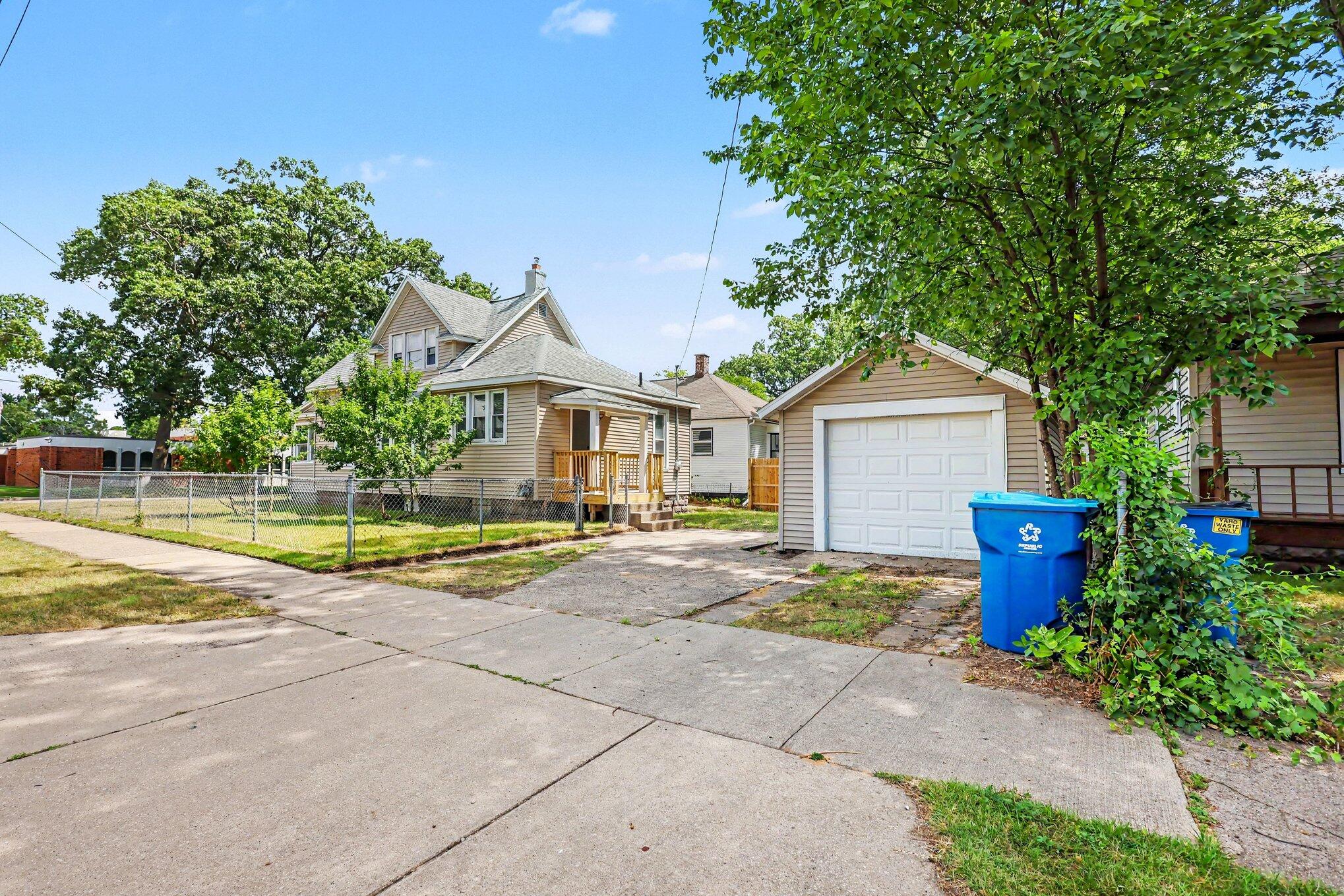 421 W Forest Avenue Muskegon MI 49441