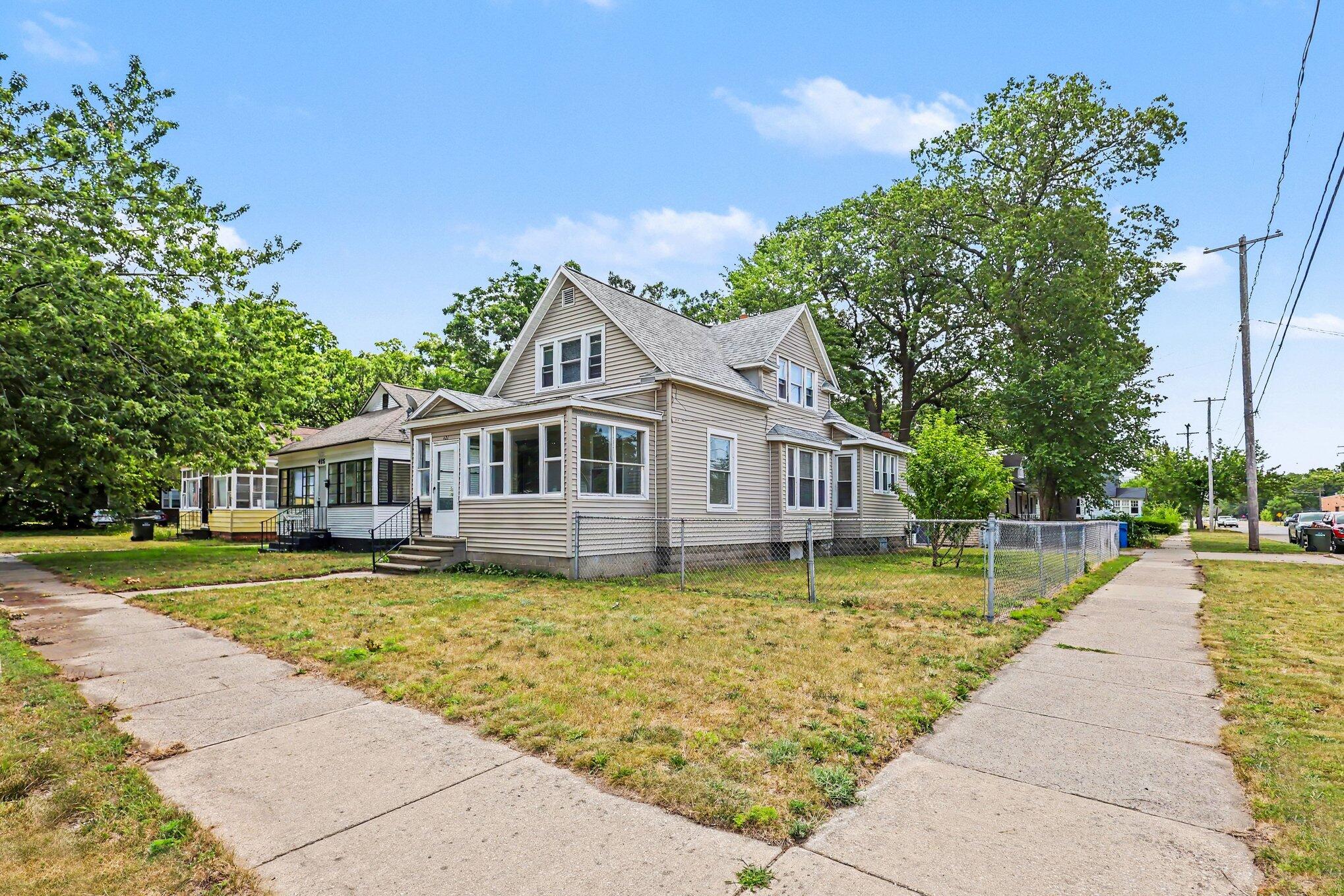 421 W Forest Avenue Muskegon MI 49441