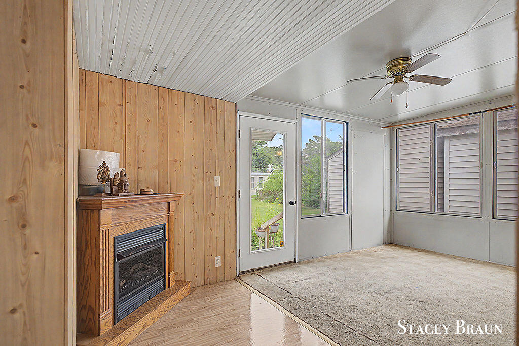 1009 Courtney Street NW Grand Rapids MI 49504