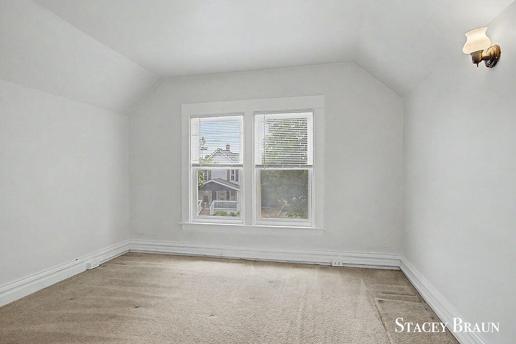 1009 Courtney Street NW Grand Rapids MI 49504
