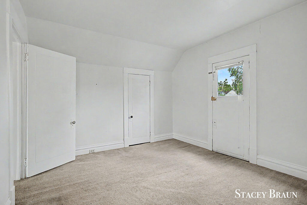 1009 Courtney Street NW Grand Rapids MI 49504