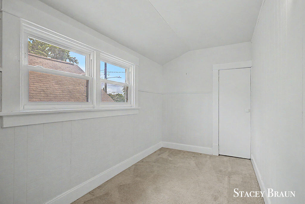 1009 Courtney Street NW Grand Rapids MI 49504