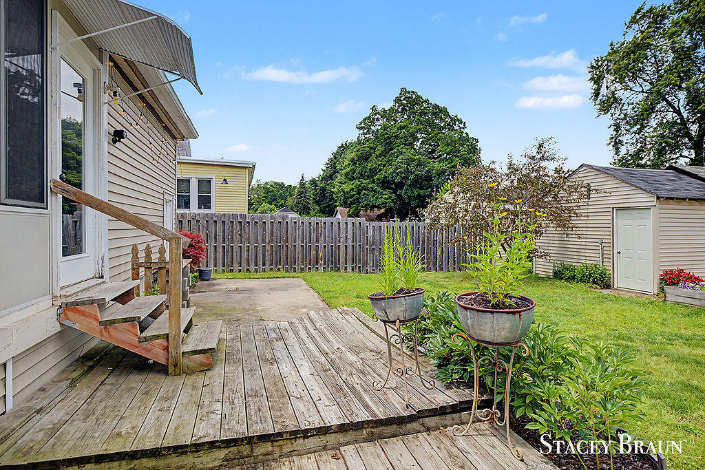 1009 Courtney Street NW Grand Rapids MI 49504