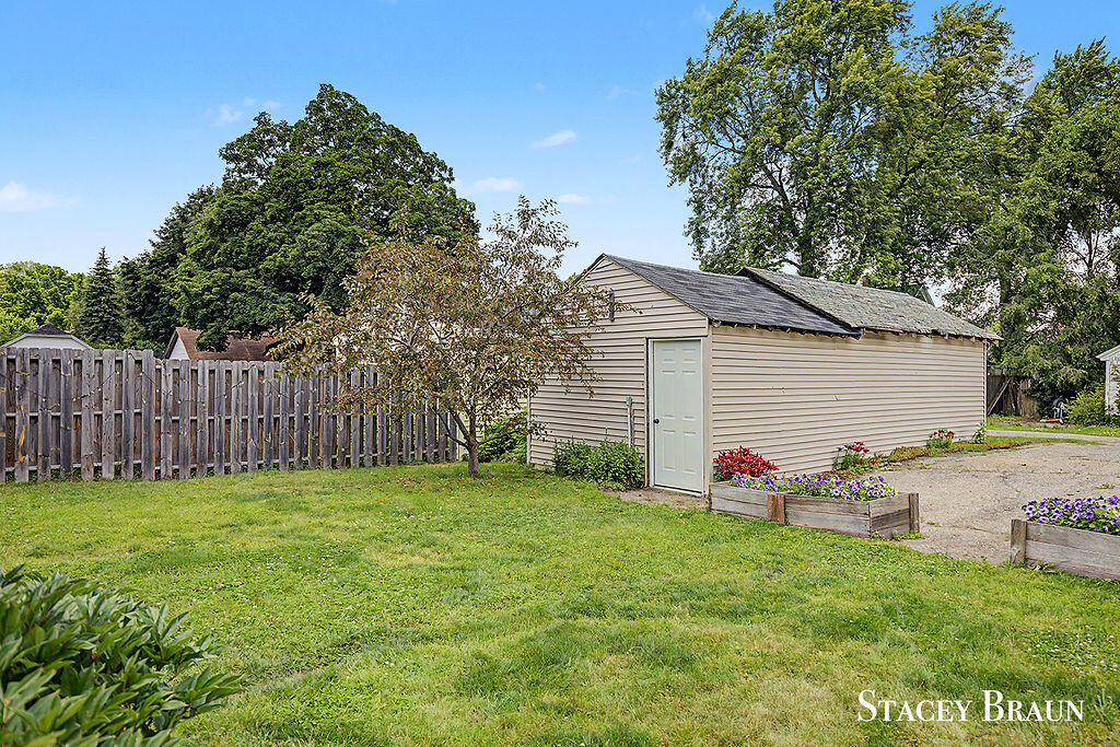 1009 Courtney Street NW Grand Rapids MI 49504