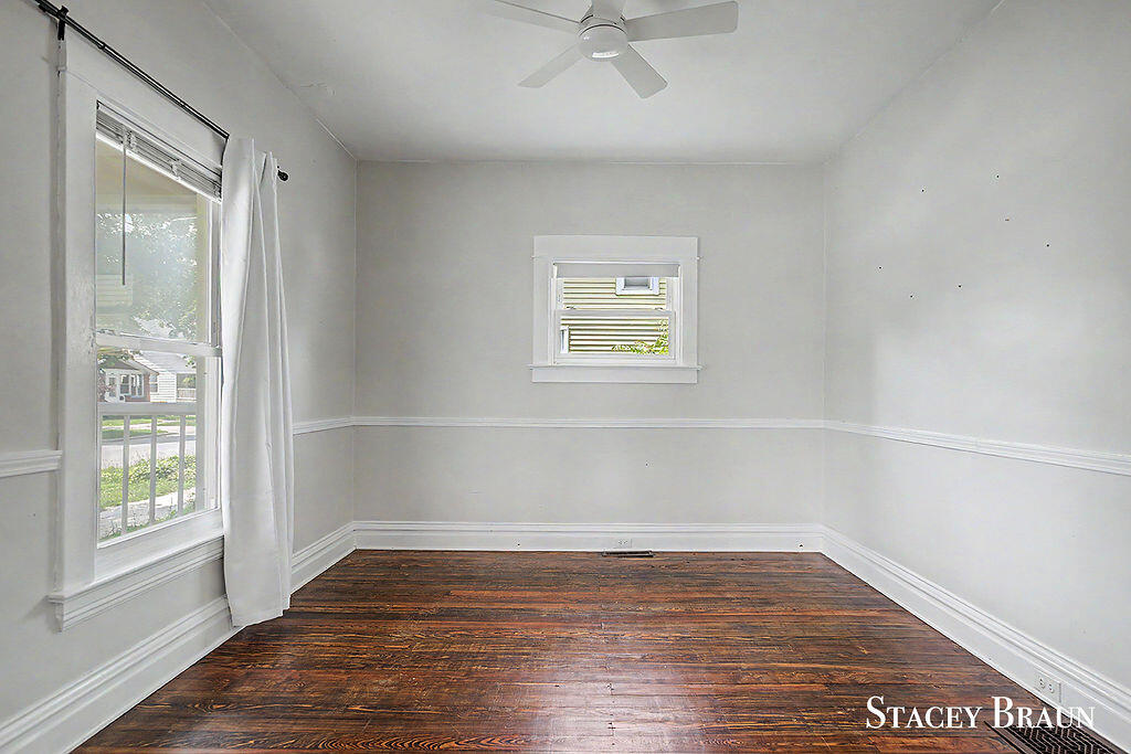 1009 Courtney Street NW Grand Rapids MI 49504