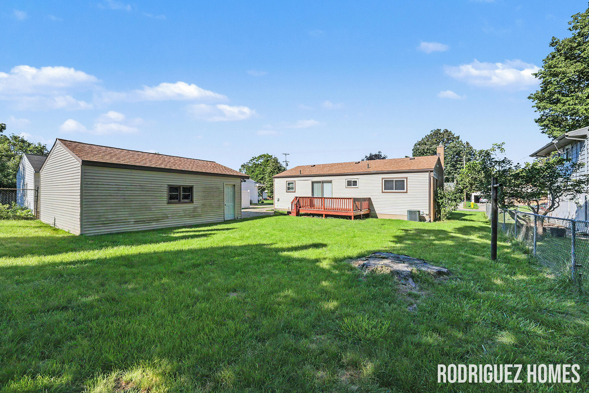 1732 Benjamin Avenue NE Grand Rapids MI 49505