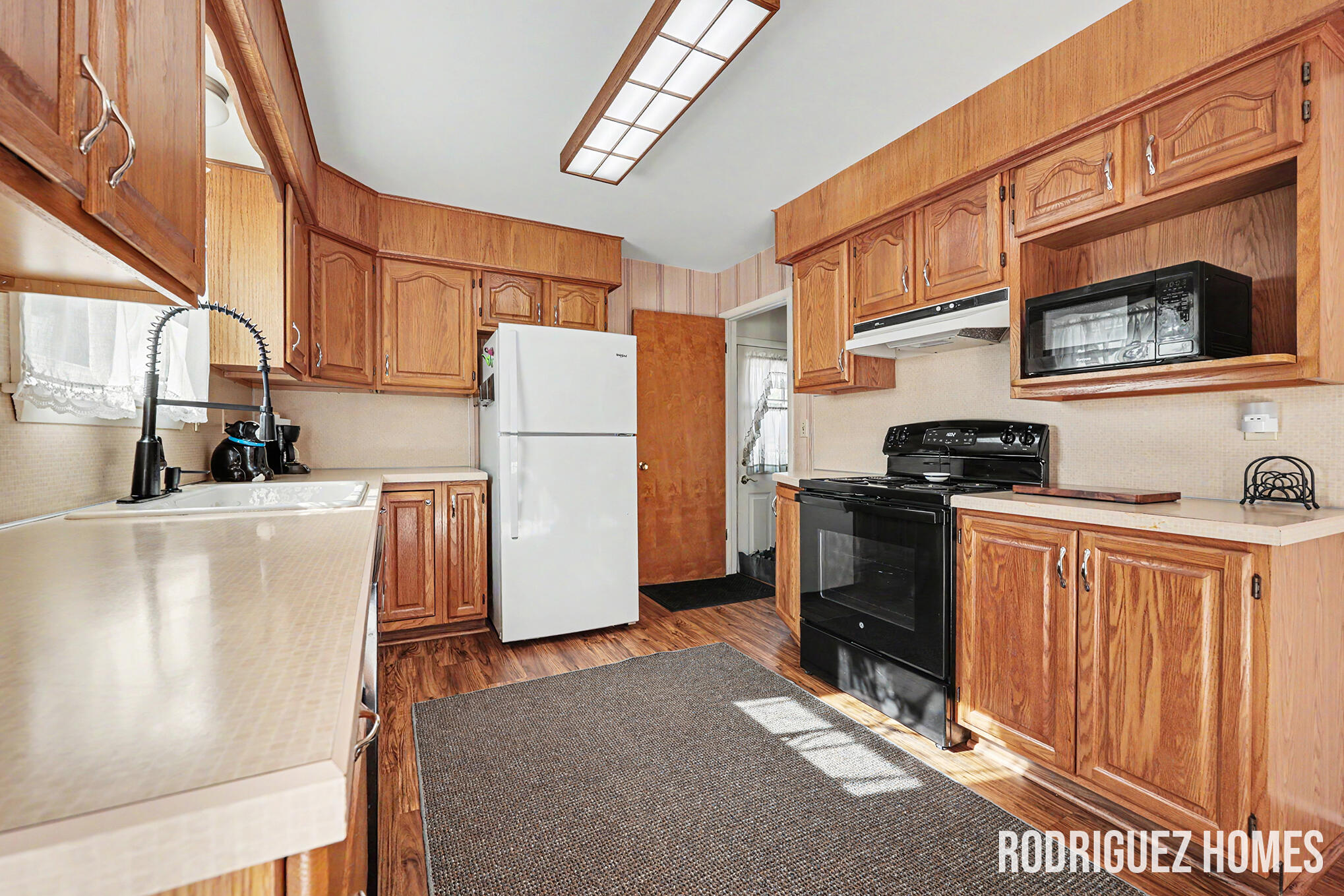1732 Benjamin Avenue NE Grand Rapids MI 49505