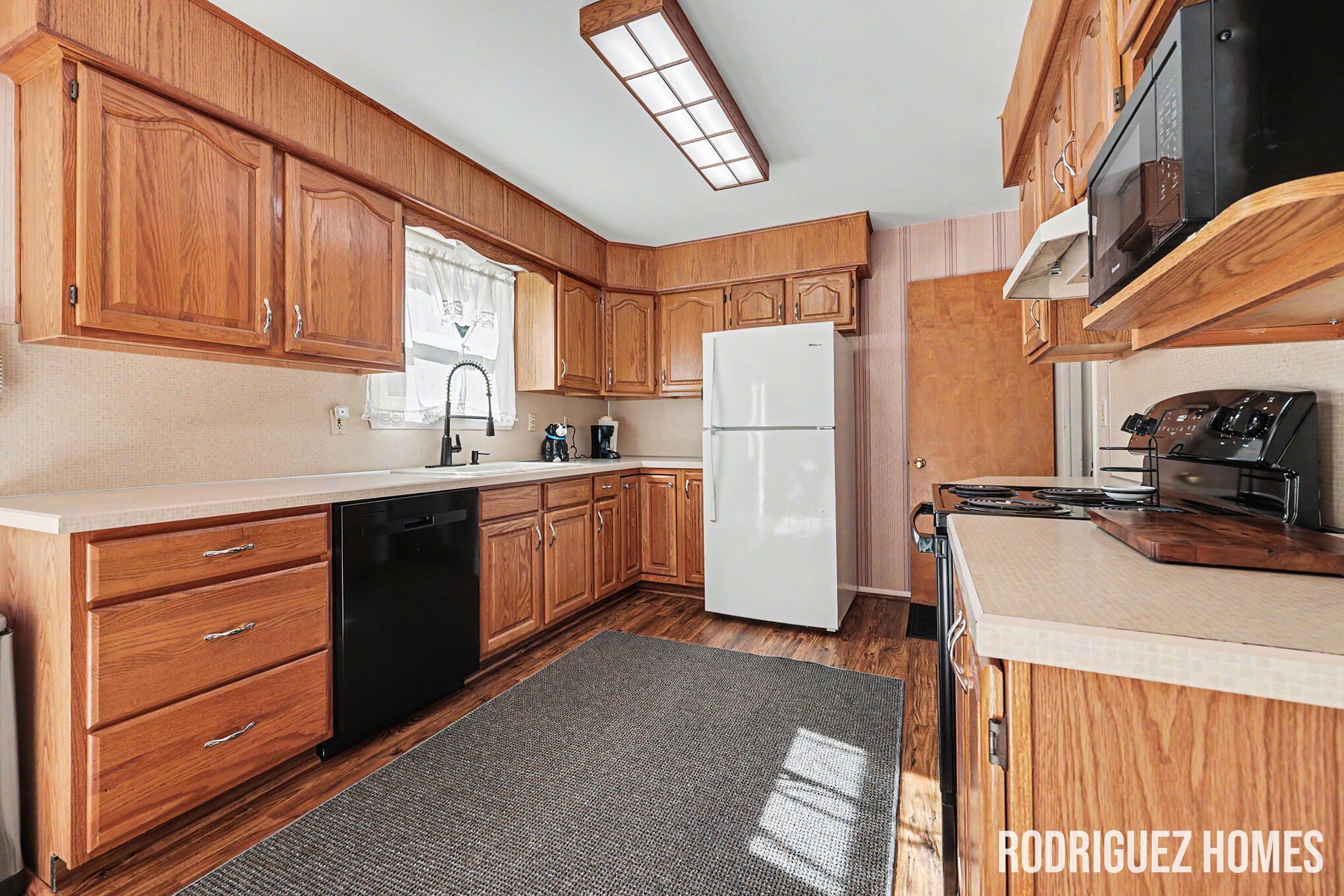 1732 Benjamin Avenue NE Grand Rapids MI 49505