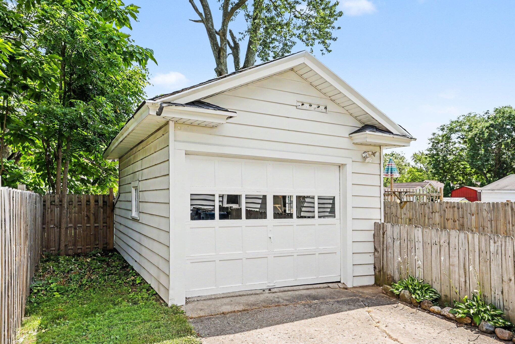 914 Dayton Avenue Kalamazoo MI 49048