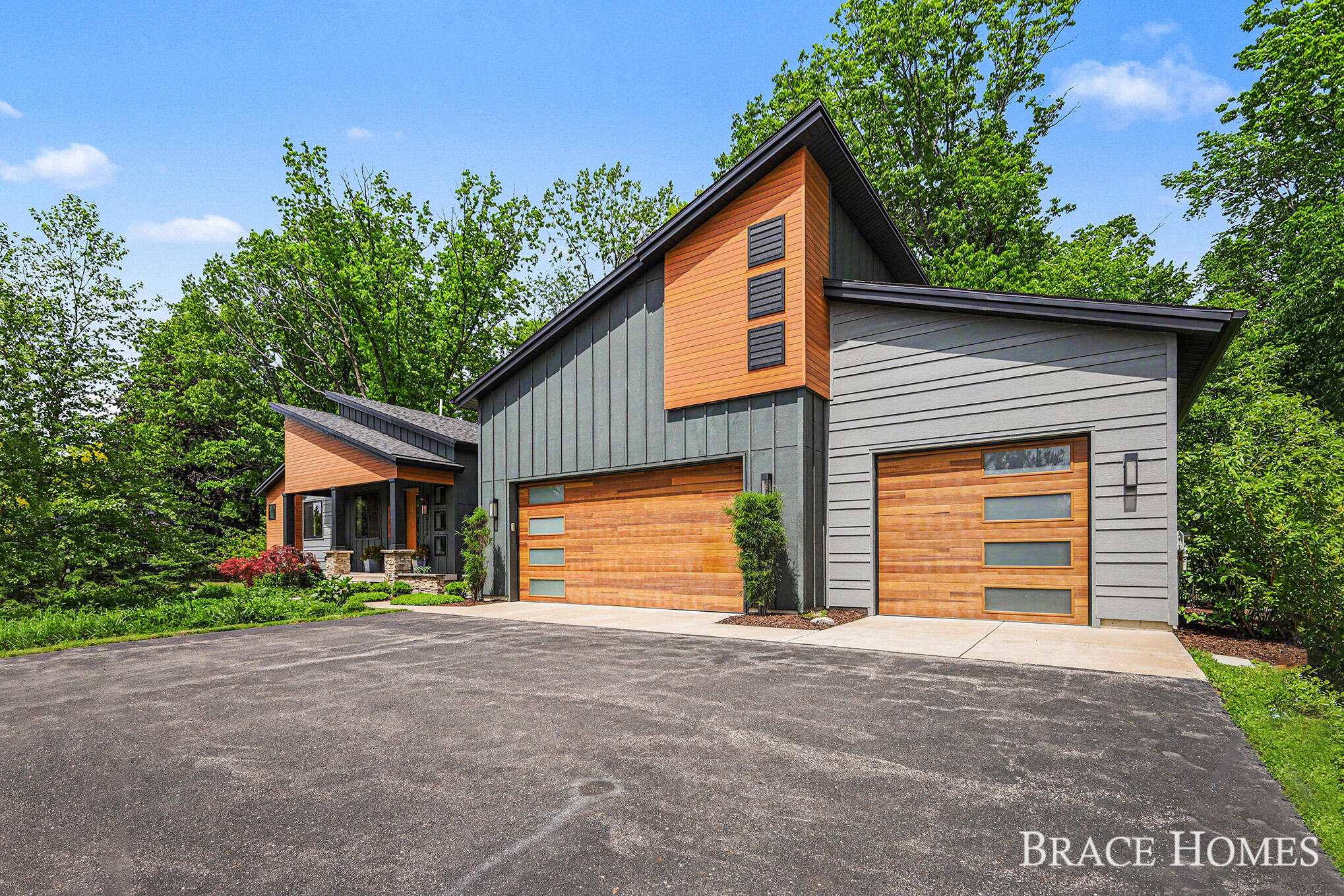 6234 Hall Street SE Grand Rapids MI 49546
