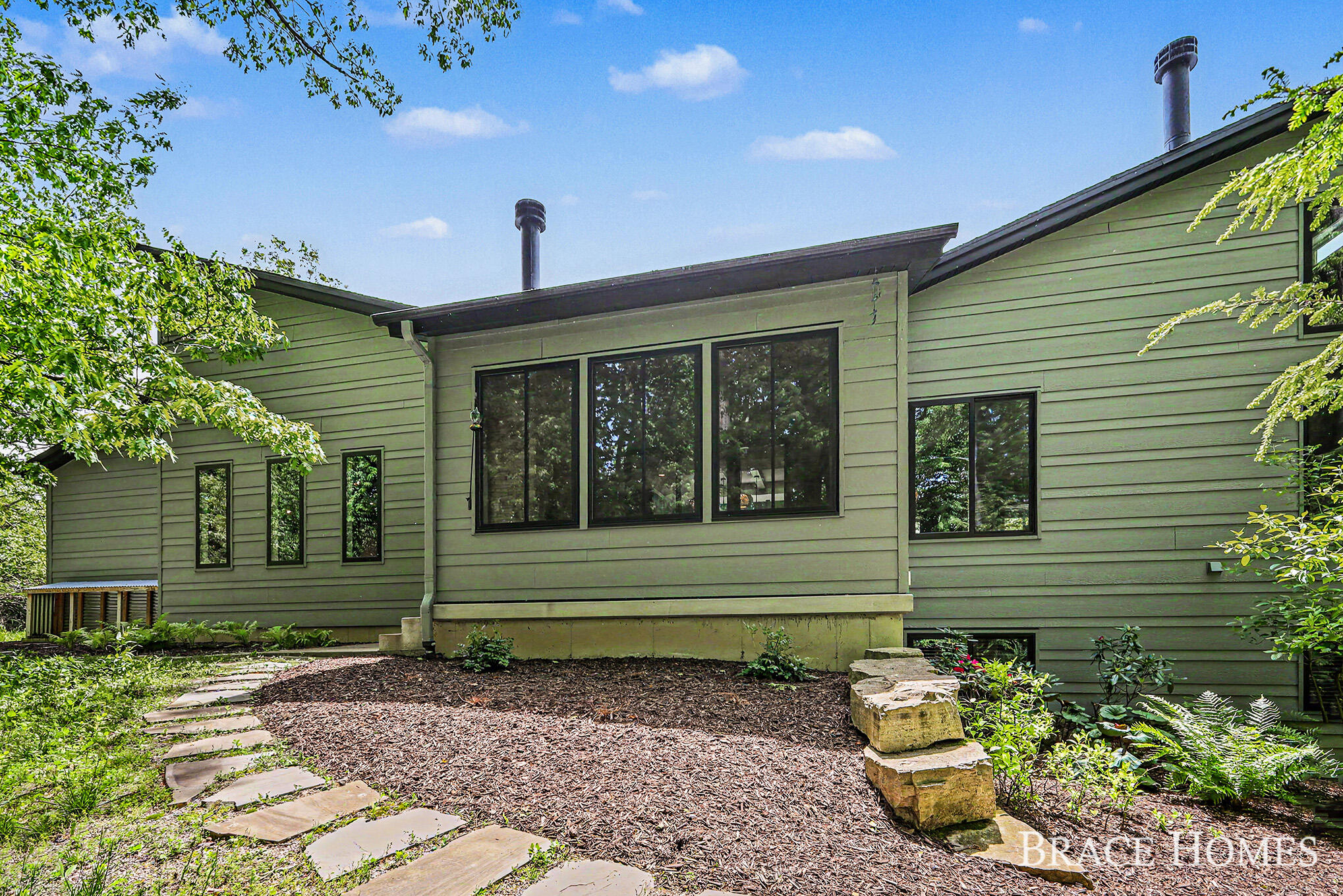 6234 Hall Street SE Grand Rapids MI 49546