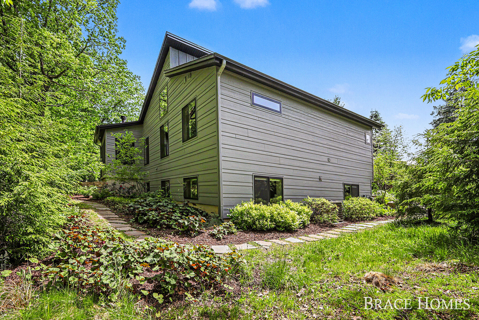 6234 Hall Street SE Grand Rapids MI 49546