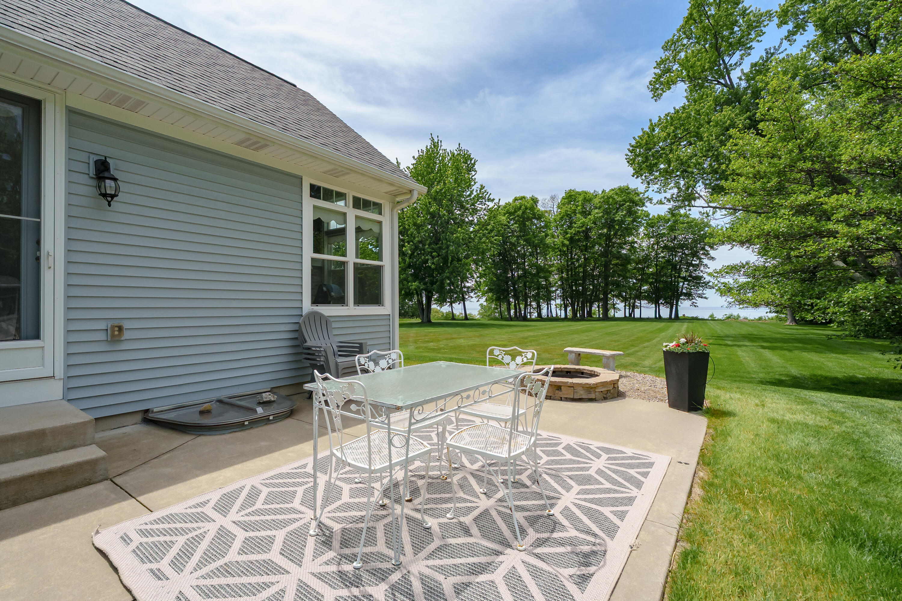 7179 Windcliff Drive South Haven MI 49090