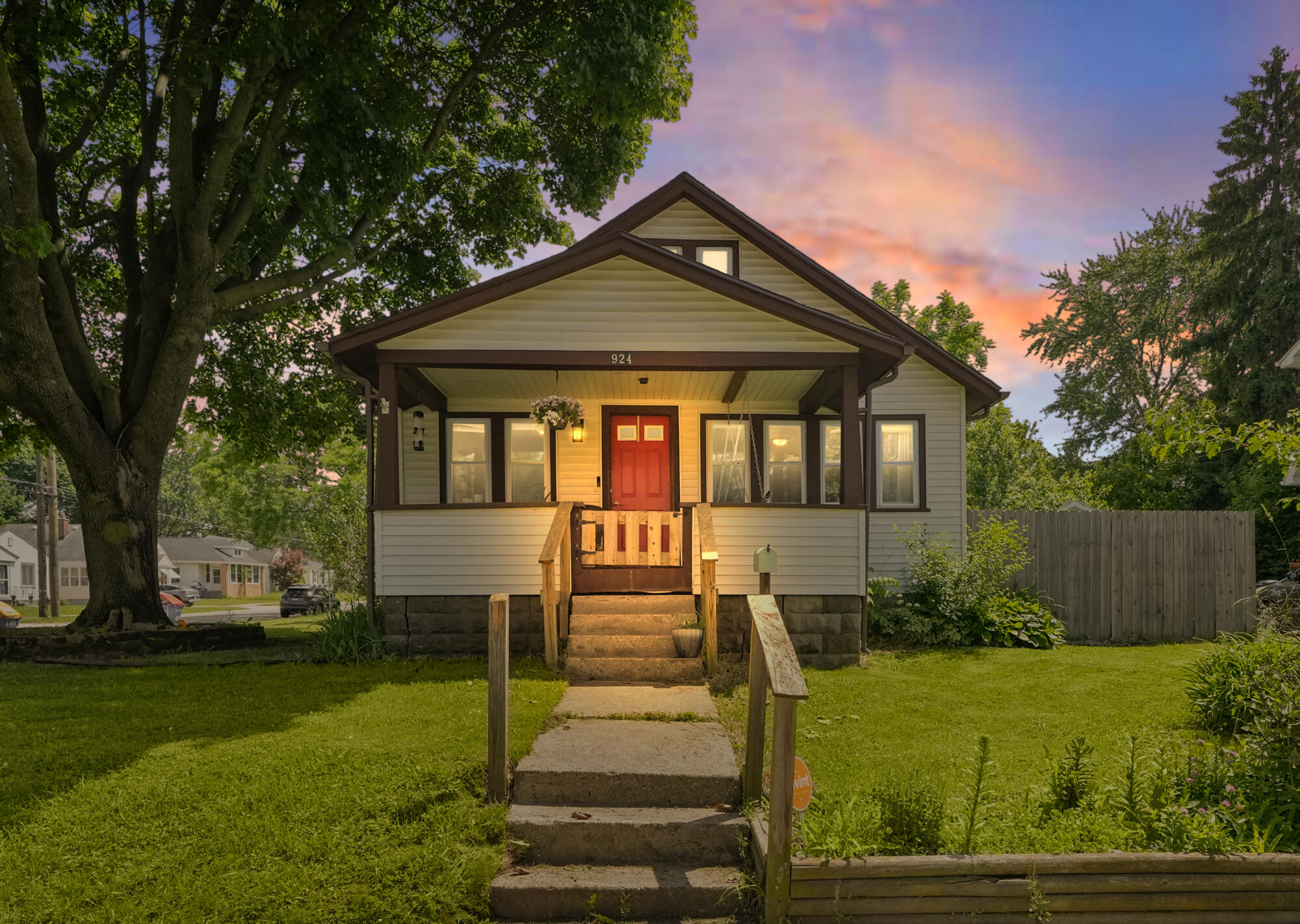 924 Spencer Street NE Grand Rapids MI 49505