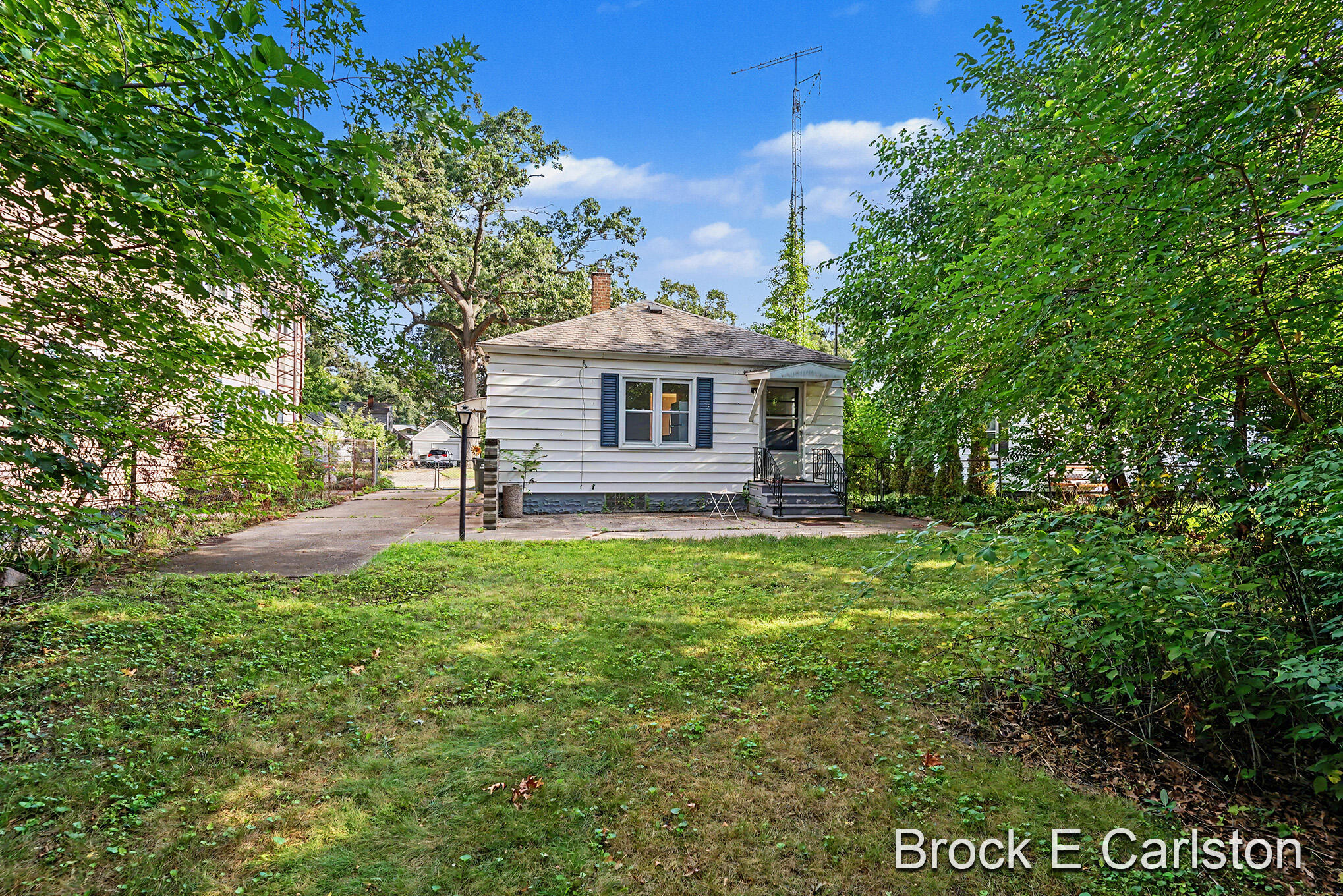 2315 Harding Avenue Muskegon MI 49441