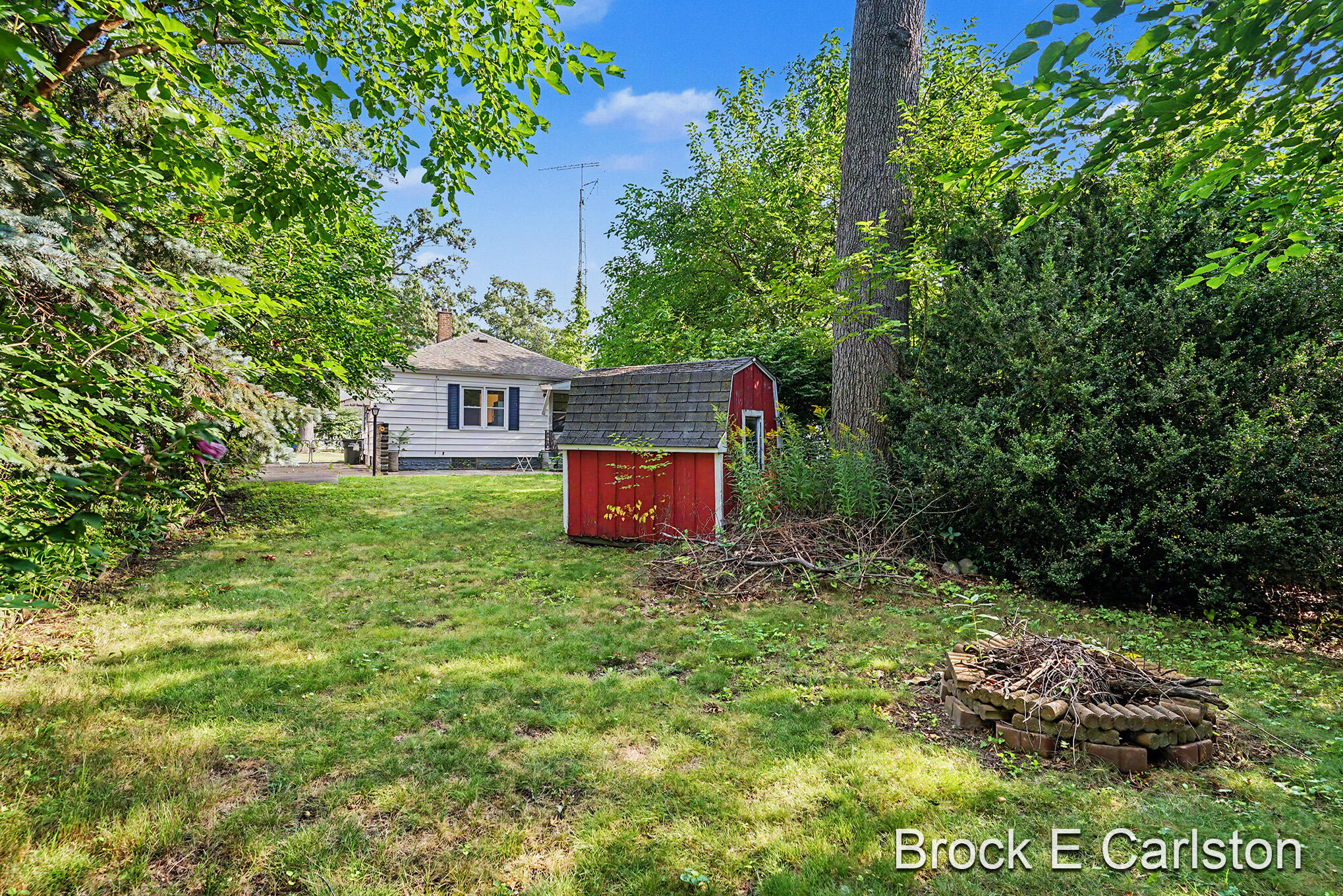 2315 Harding Avenue Muskegon MI 49441