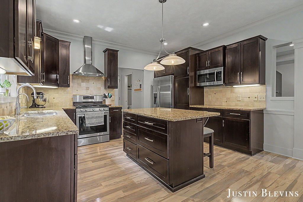 5515 Hagenvale Court NE Rockford MI 49341